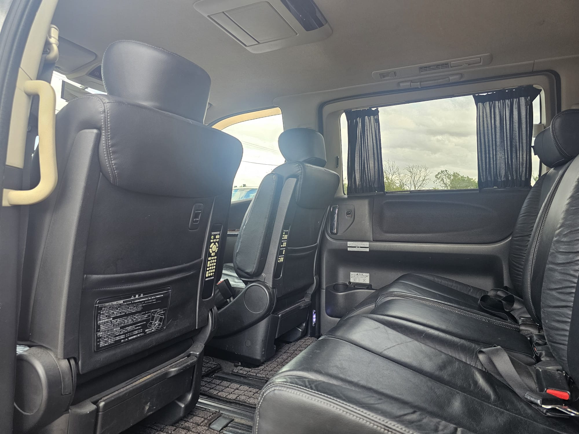 NISSAN ELGRAND Highway Star 3.5 V6 Auto 8 Seater MPV 50k Miles only Ulez Compliant
