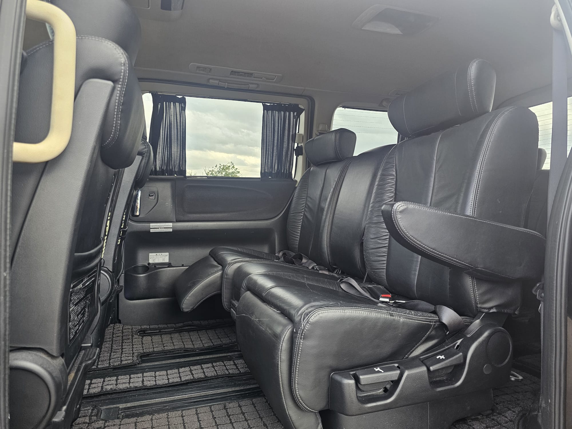 NISSAN ELGRAND Highway Star 3.5 V6 Auto 8 Seater MPV 50k Miles only Ulez Compliant