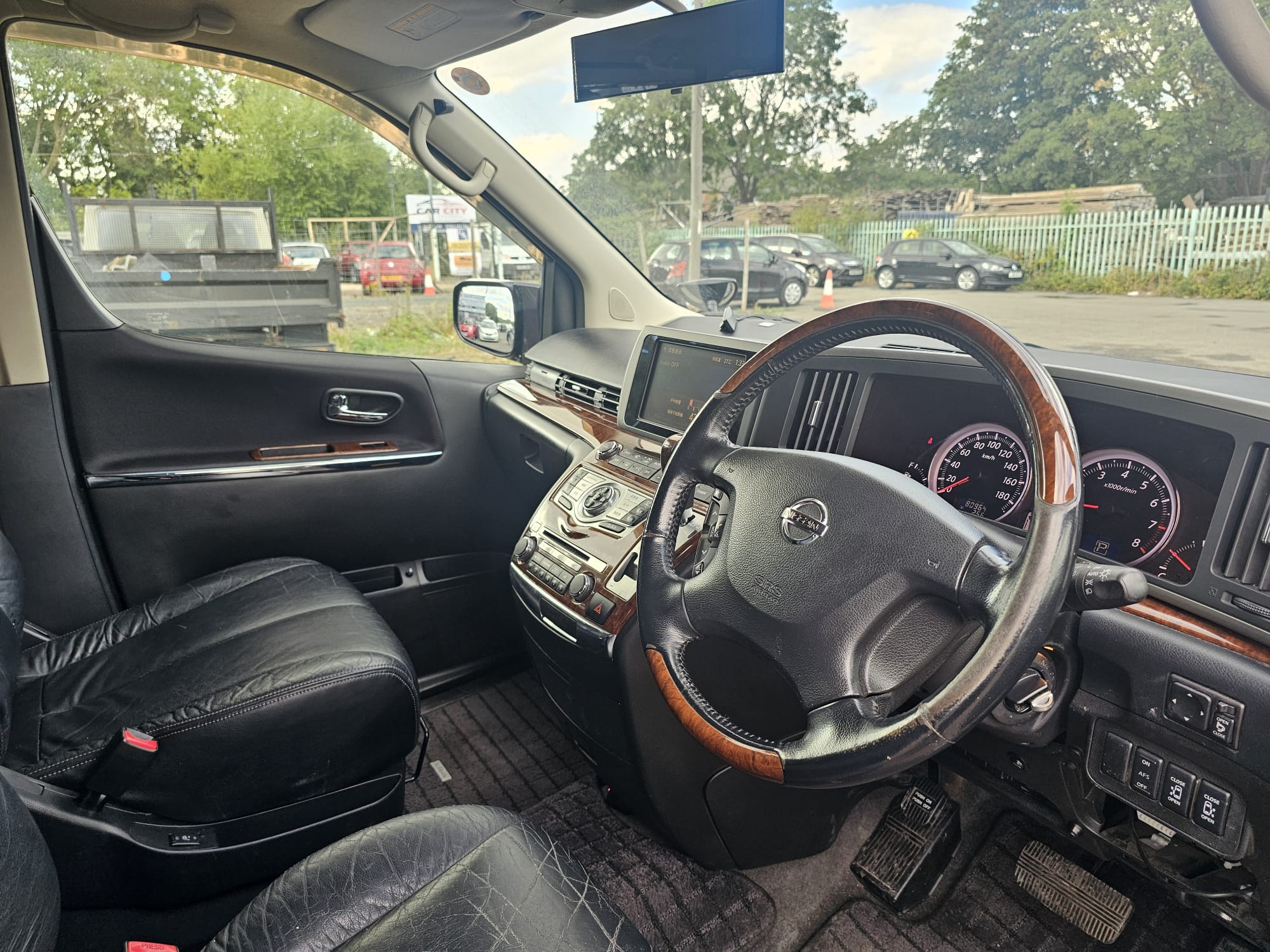 NISSAN ELGRAND Highway Star 3.5 V6 Auto 8 Seater MPV 50k Miles only Ulez Compliant