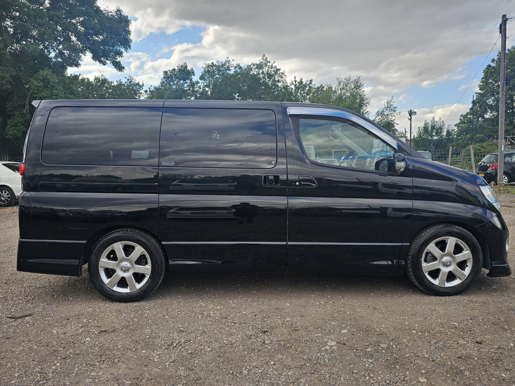 NISSAN ELGRAND Highway Star 3.5 V6 Auto 8 Seater MPV 50k Miles only Ulez Compliant