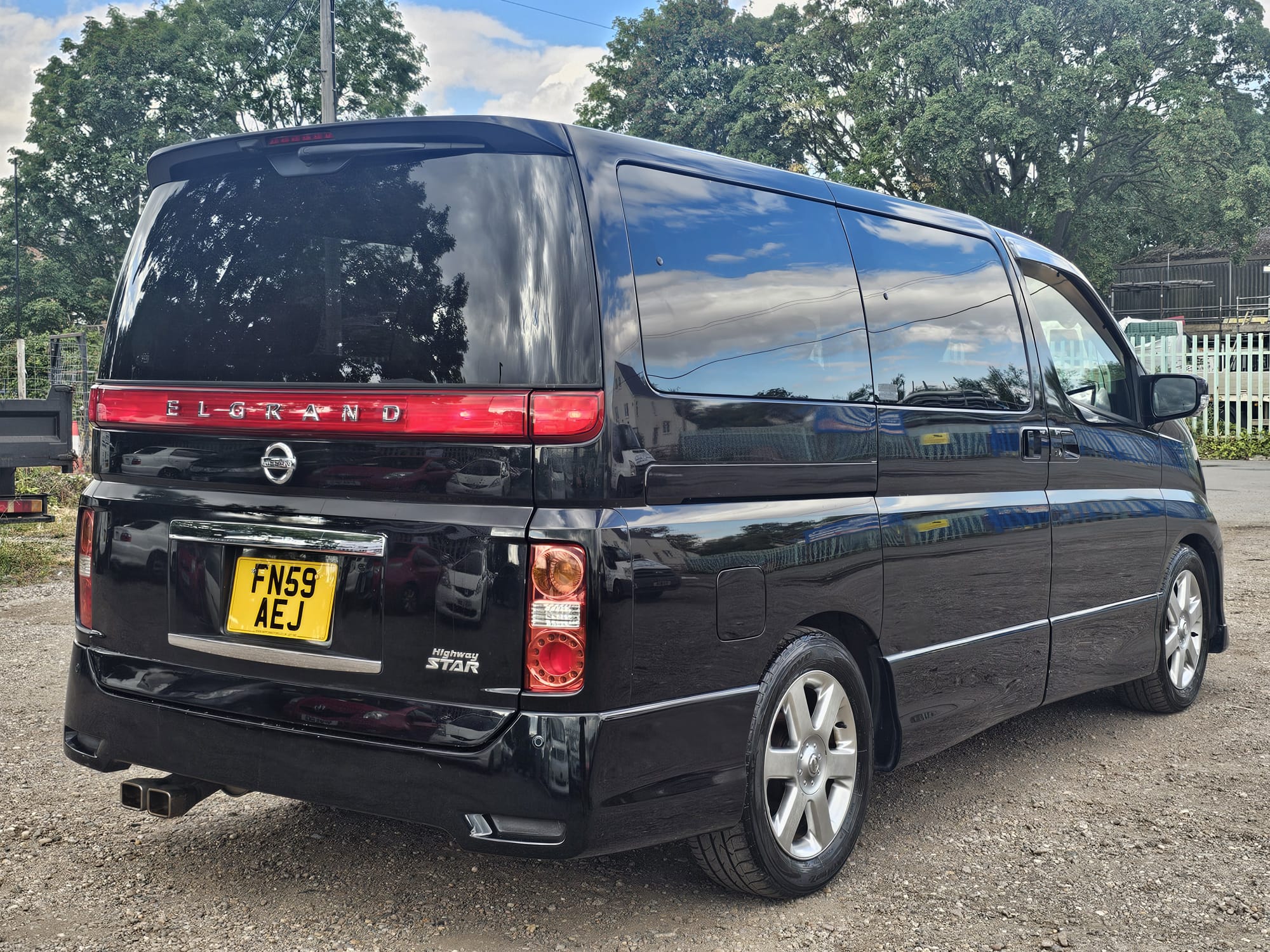 NISSAN ELGRAND Highway Star 3.5 V6 Auto 8 Seater MPV 50k Miles only Ulez Compliant