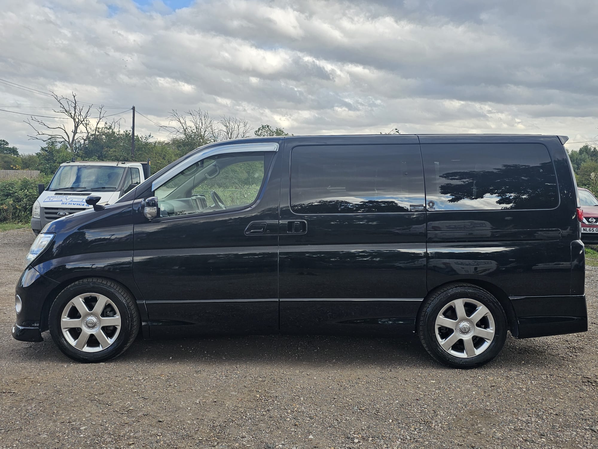 NISSAN ELGRAND Highway Star 3.5 V6 Auto 8 Seater MPV 50k Miles only Ulez Compliant