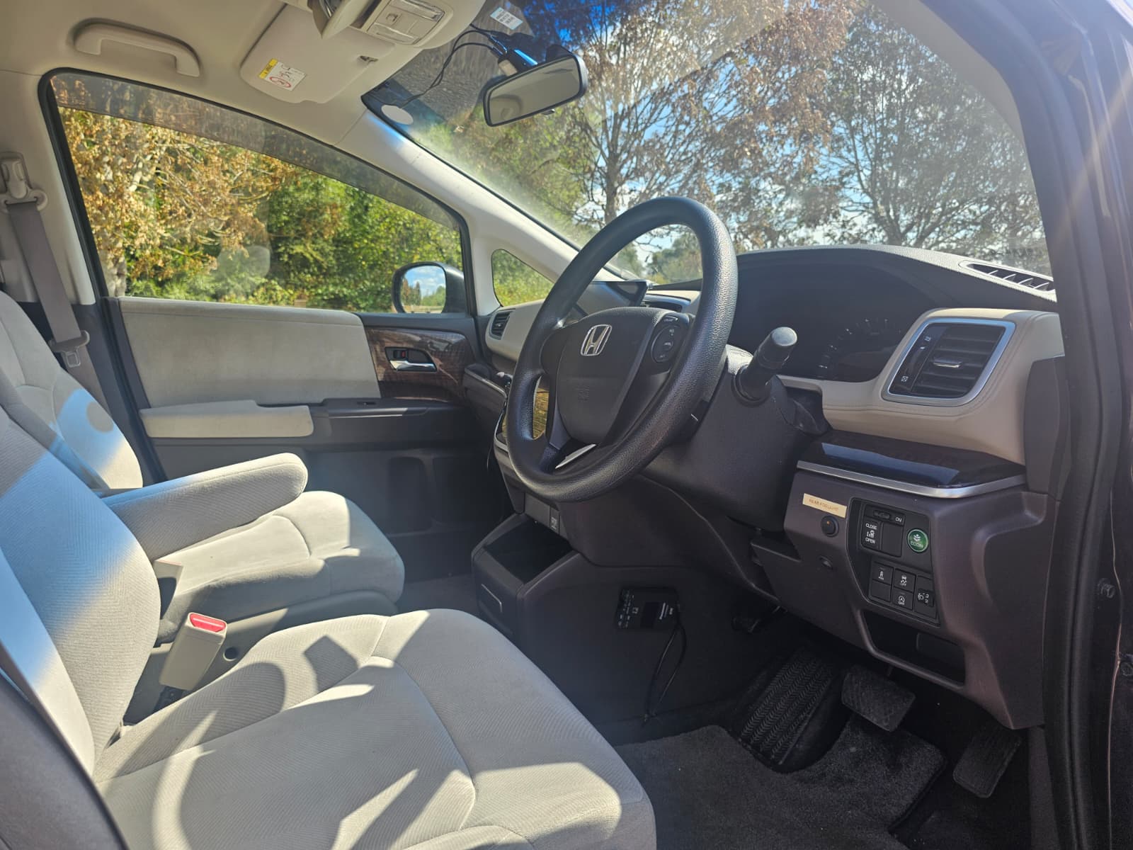 HONDA ODYSSEY 2.4 AWD Automatic CVT 8 Seater MPV