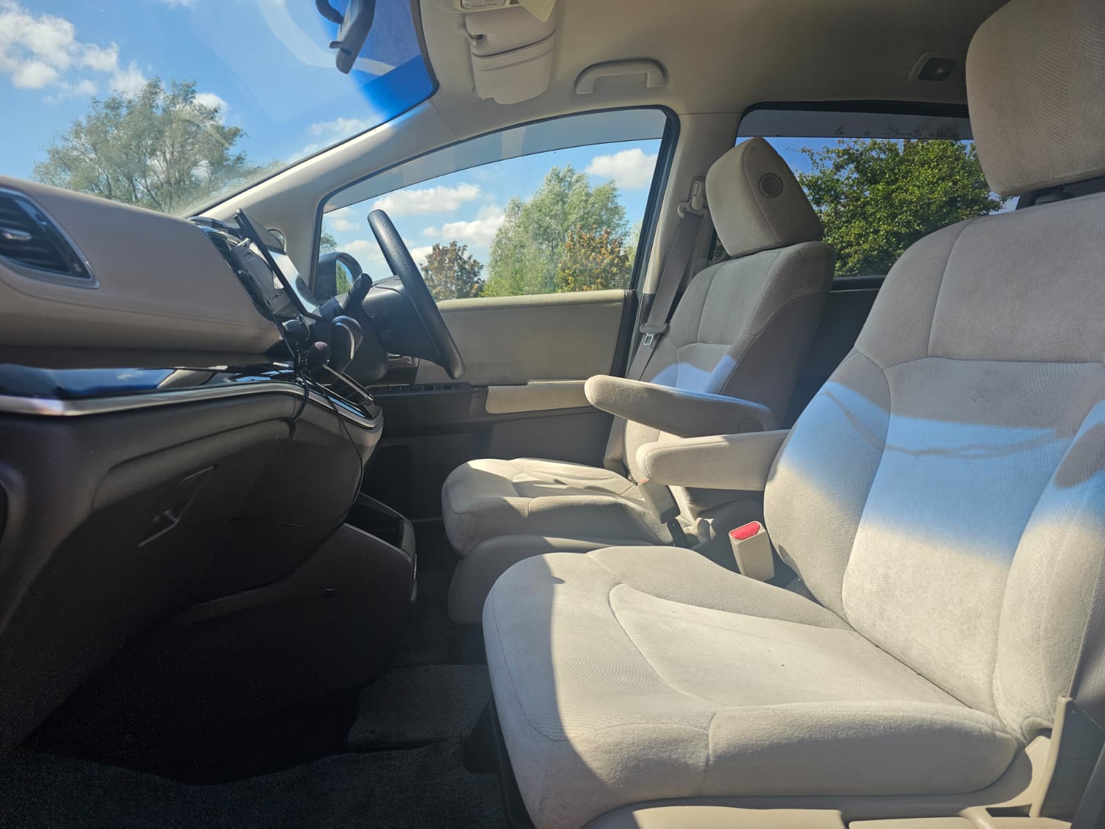 HONDA ODYSSEY 2.4 AWD Automatic CVT 8 Seater MPV