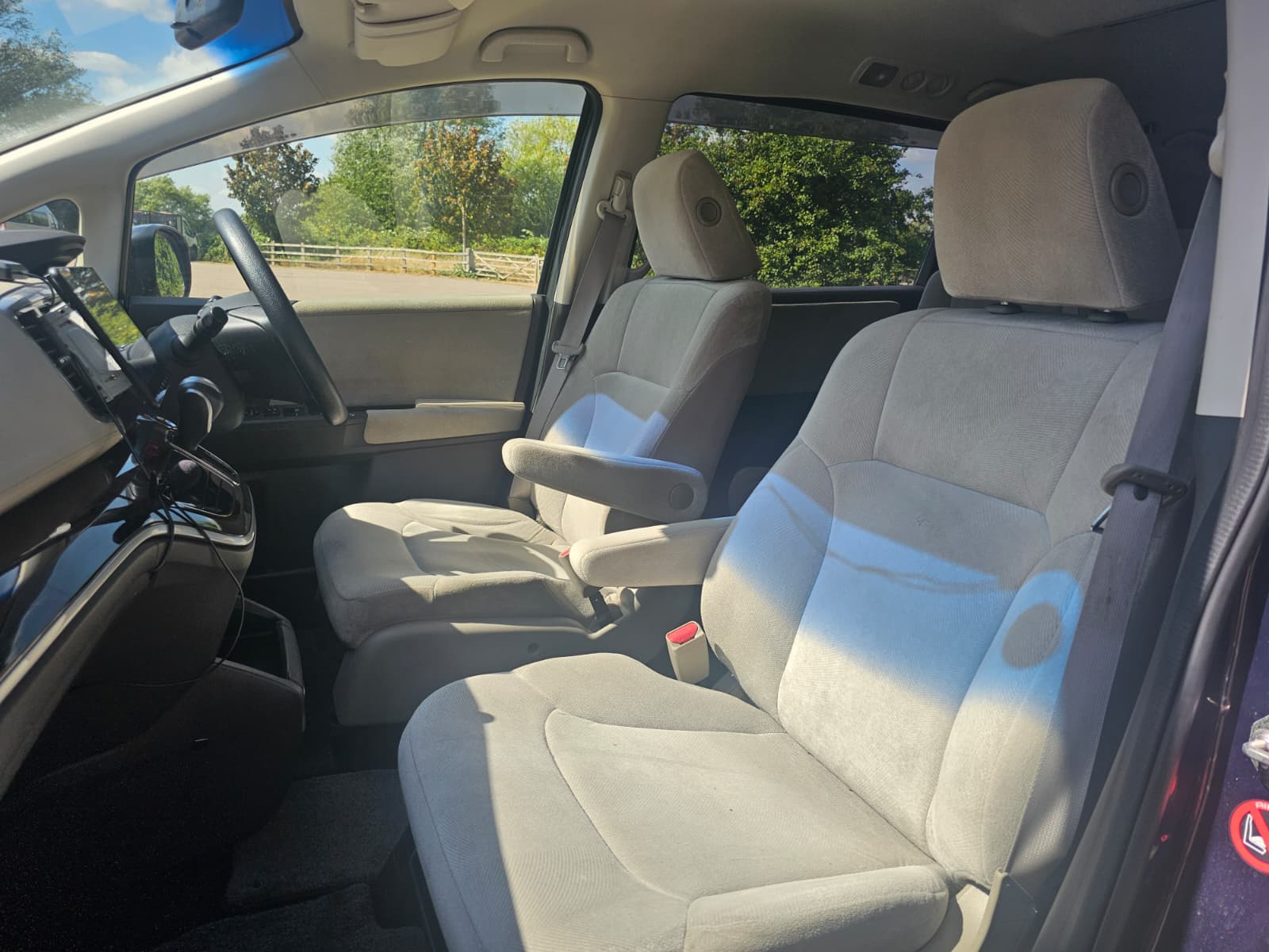 HONDA ODYSSEY 2.4 AWD Automatic CVT 8 Seater MPV