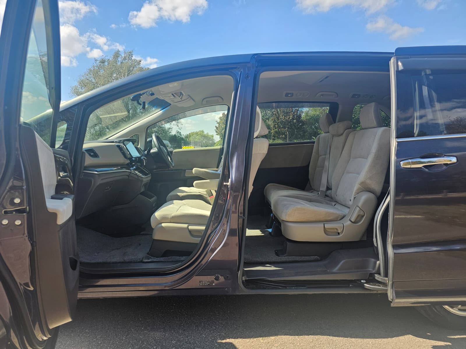 HONDA ODYSSEY 2.4 AWD Automatic CVT 8 Seater MPV