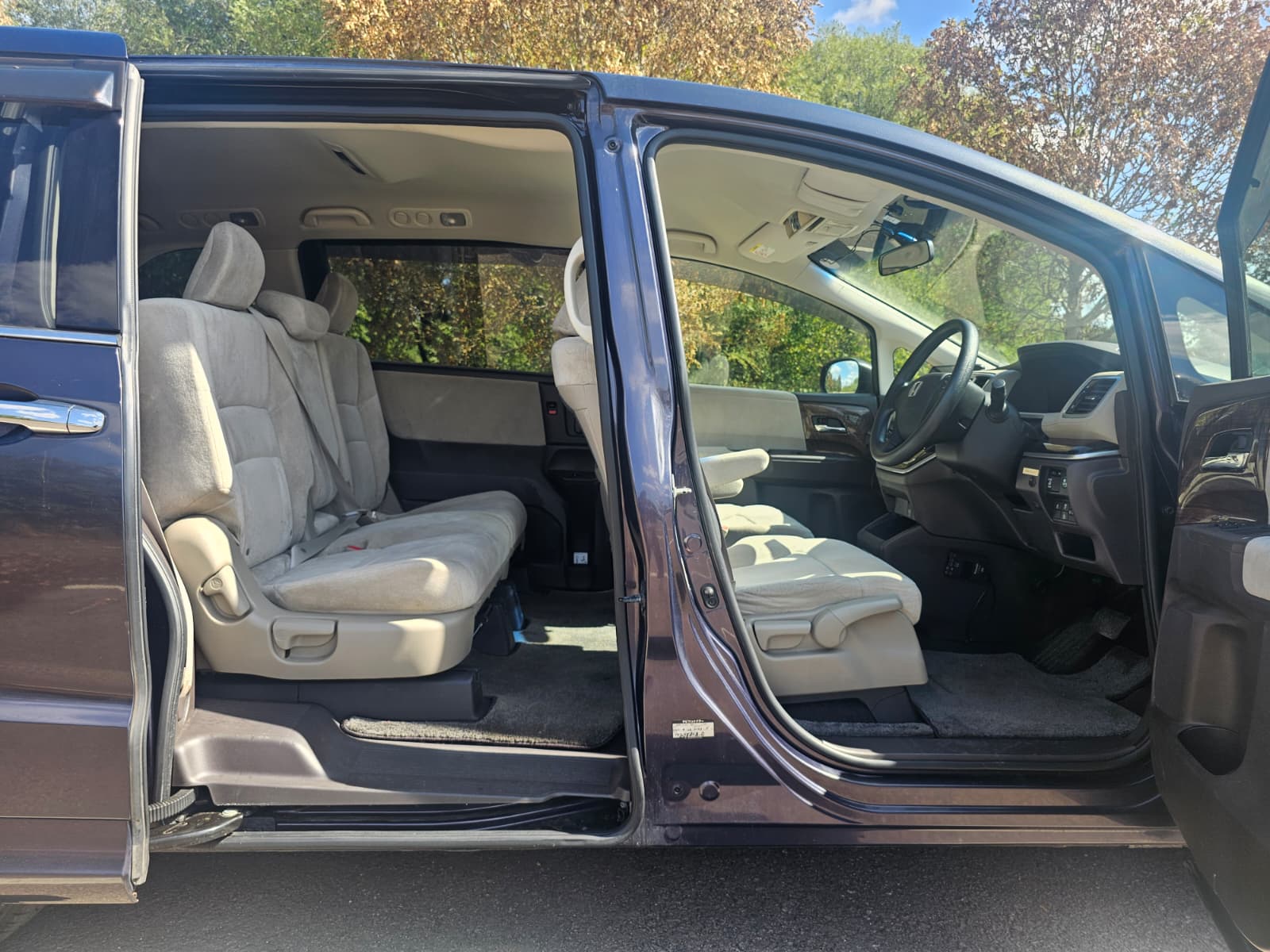 HONDA ODYSSEY 2.4 AWD Automatic CVT 8 Seater MPV