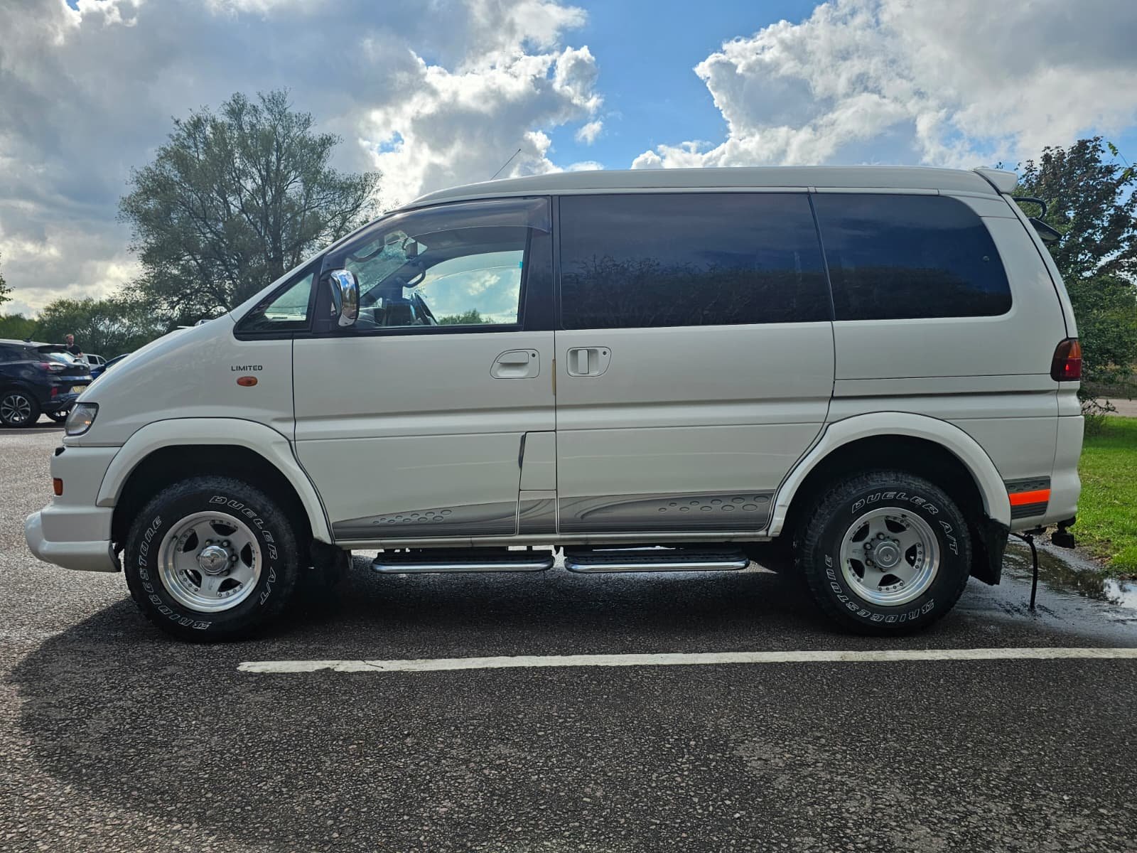 MITSUBISHI DELICA Space Gear 20th Anniversary 3.0L Auto 2WD/4WD 8 Seater MPV