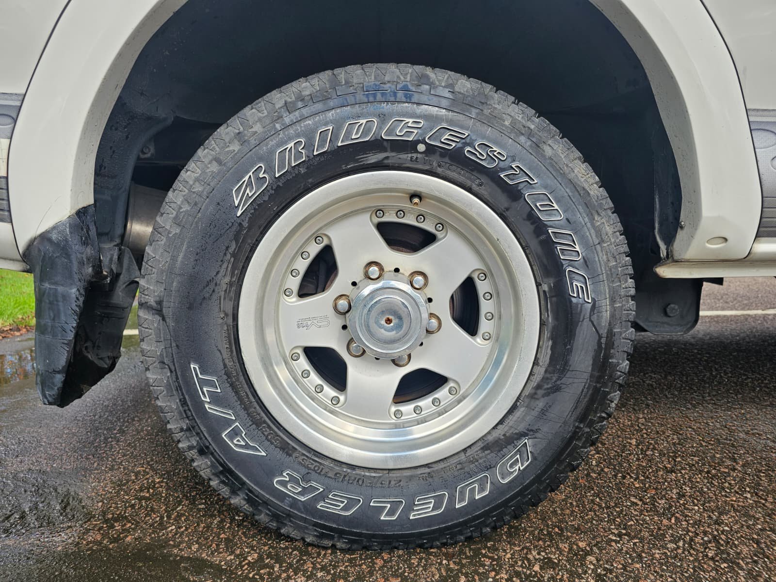 MITSUBISHI DELICA Space Gear 20th Anniversary 3.0L Auto 2WD/4WD 8 Seater MPV