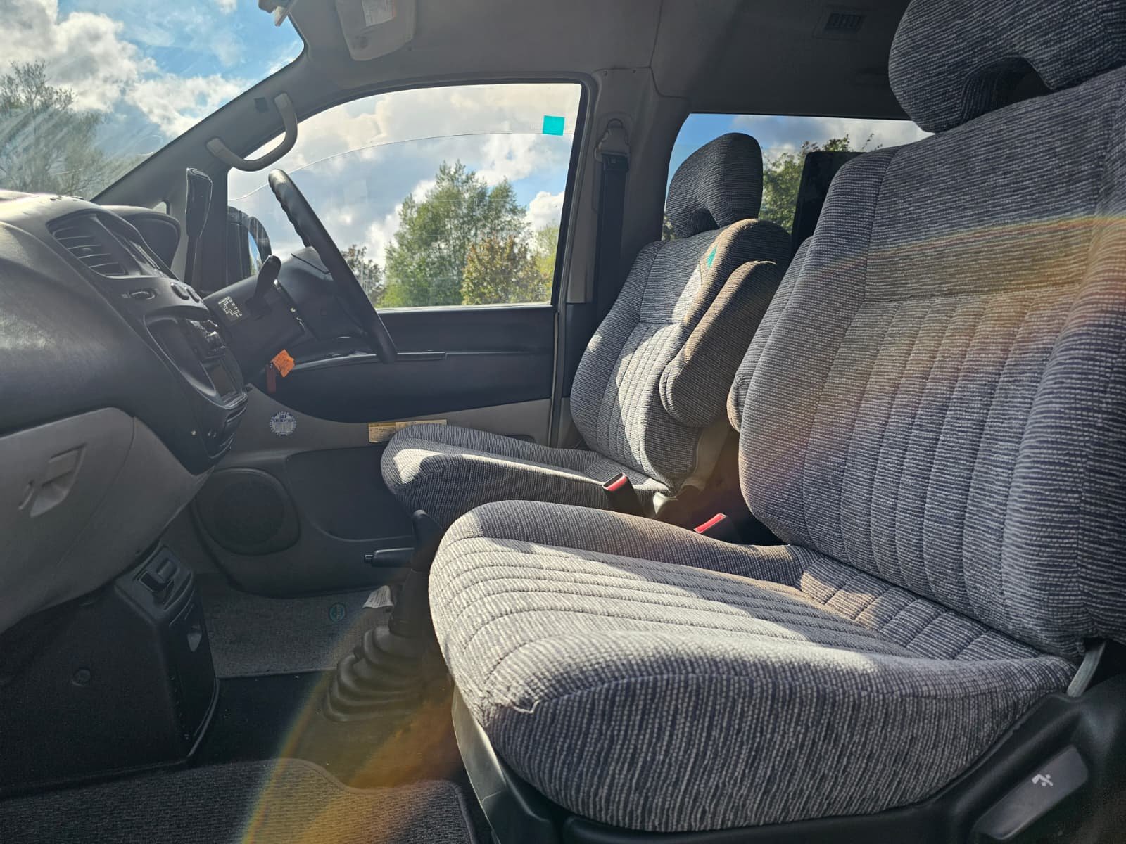 MITSUBISHI DELICA Space Gear 20th Anniversary 3.0L Auto 2WD/4WD 8 Seater MPV