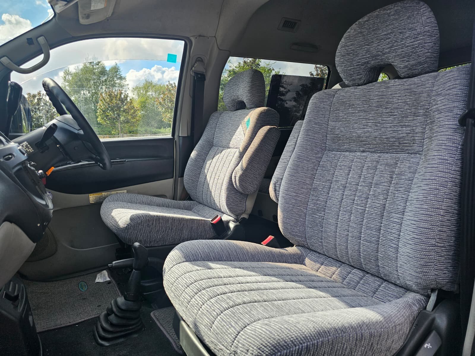 MITSUBISHI DELICA Space Gear 20th Anniversary 3.0L Auto 2WD/4WD 8 Seater MPV