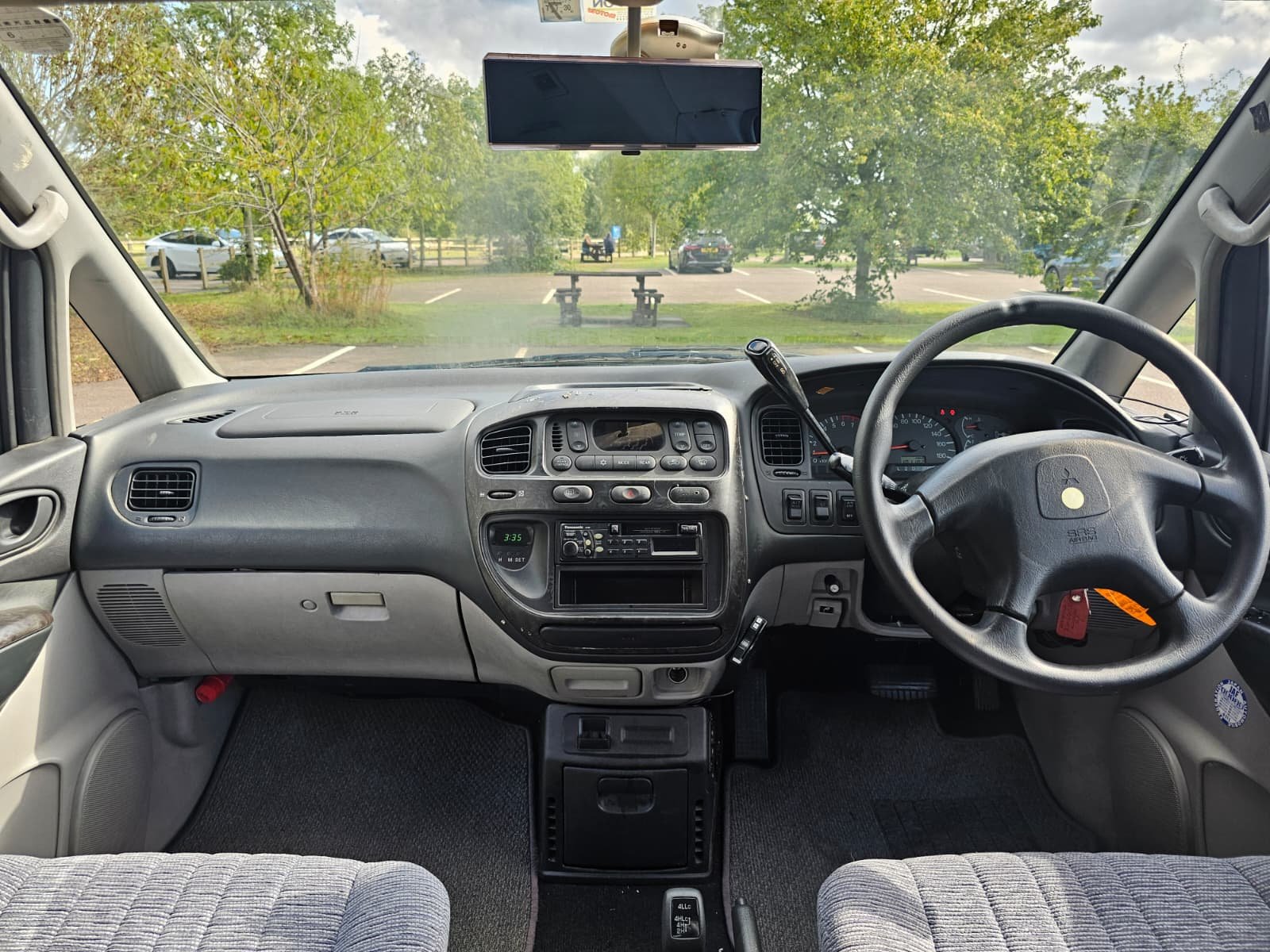 MITSUBISHI DELICA Space Gear 20th Anniversary 3.0L Auto 2WD/4WD 8 Seater MPV