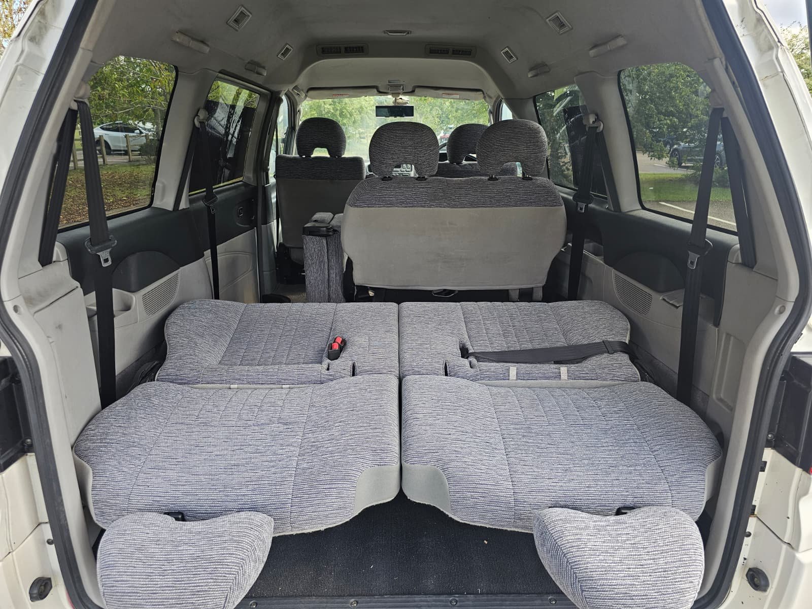 MITSUBISHI DELICA Space Gear 20th Anniversary 3.0L Auto 2WD/4WD 8 Seater MPV