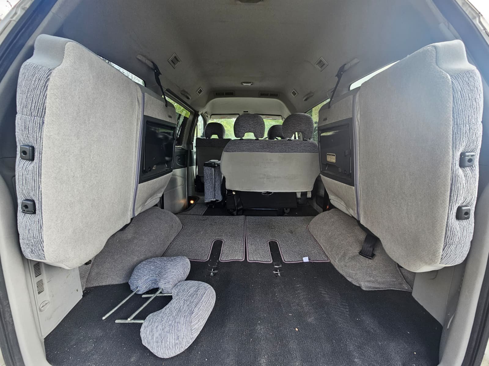 MITSUBISHI DELICA Space Gear 20th Anniversary 3.0L Auto 2WD/4WD 8 Seater MPV