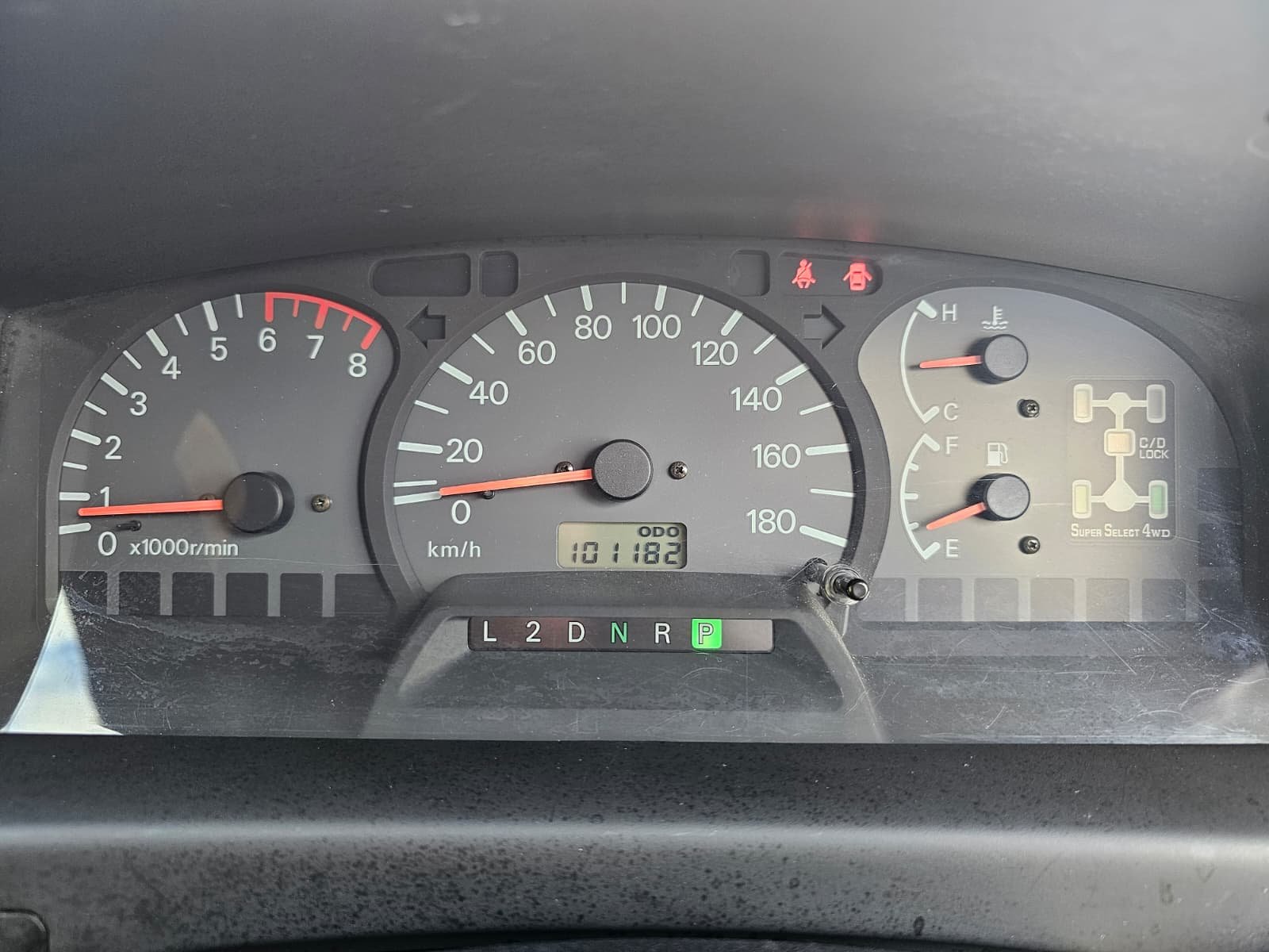 MITSUBISHI DELICA Space Gear 20th Anniversary 3.0L Auto 2WD/4WD 8 Seater MPV