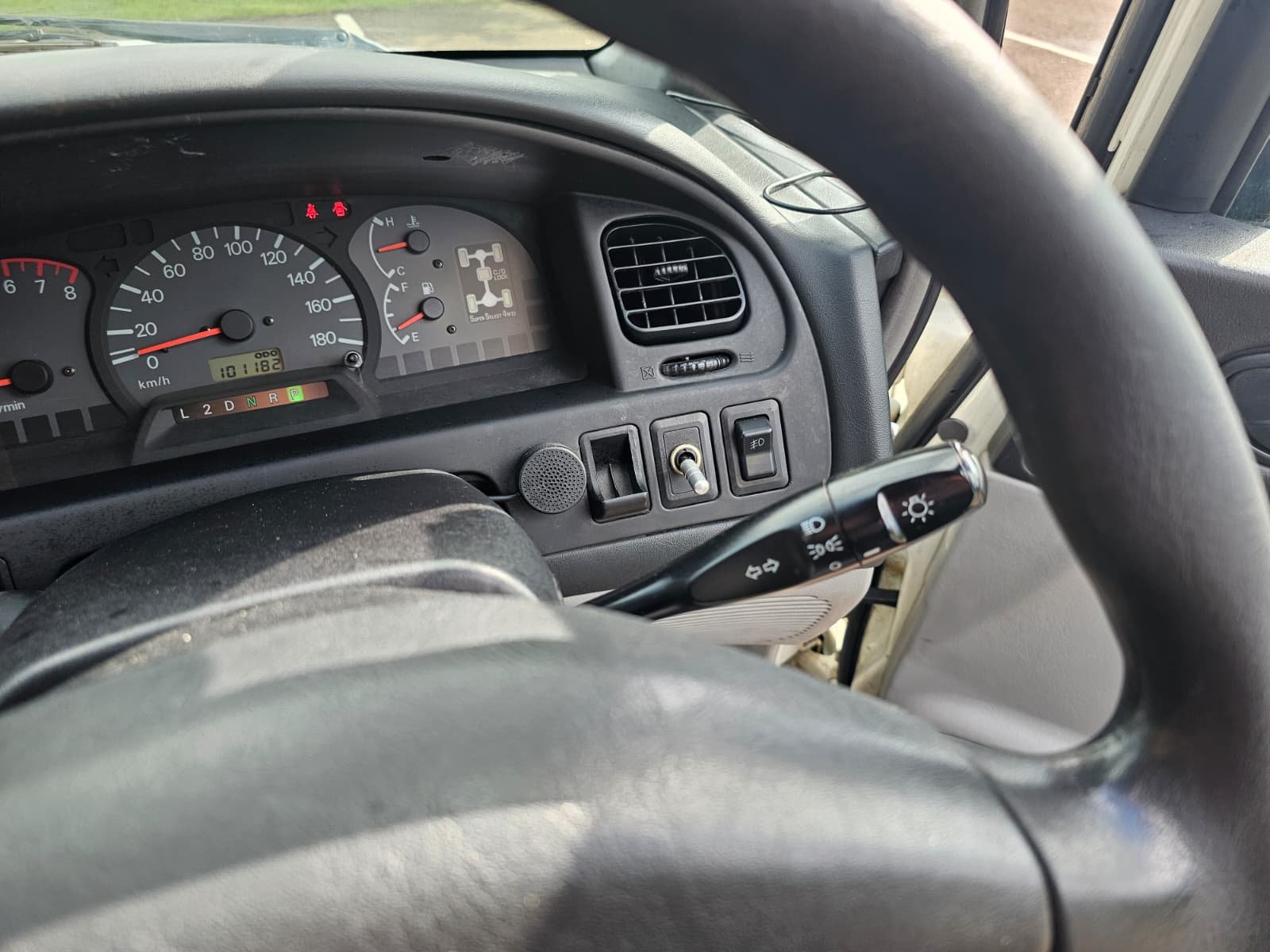 MITSUBISHI DELICA Space Gear 20th Anniversary 3.0L Auto 2WD/4WD 8 Seater MPV