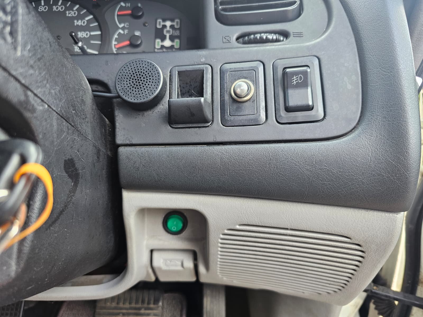MITSUBISHI DELICA Space Gear 20th Anniversary 3.0L Auto 2WD/4WD 8 Seater MPV