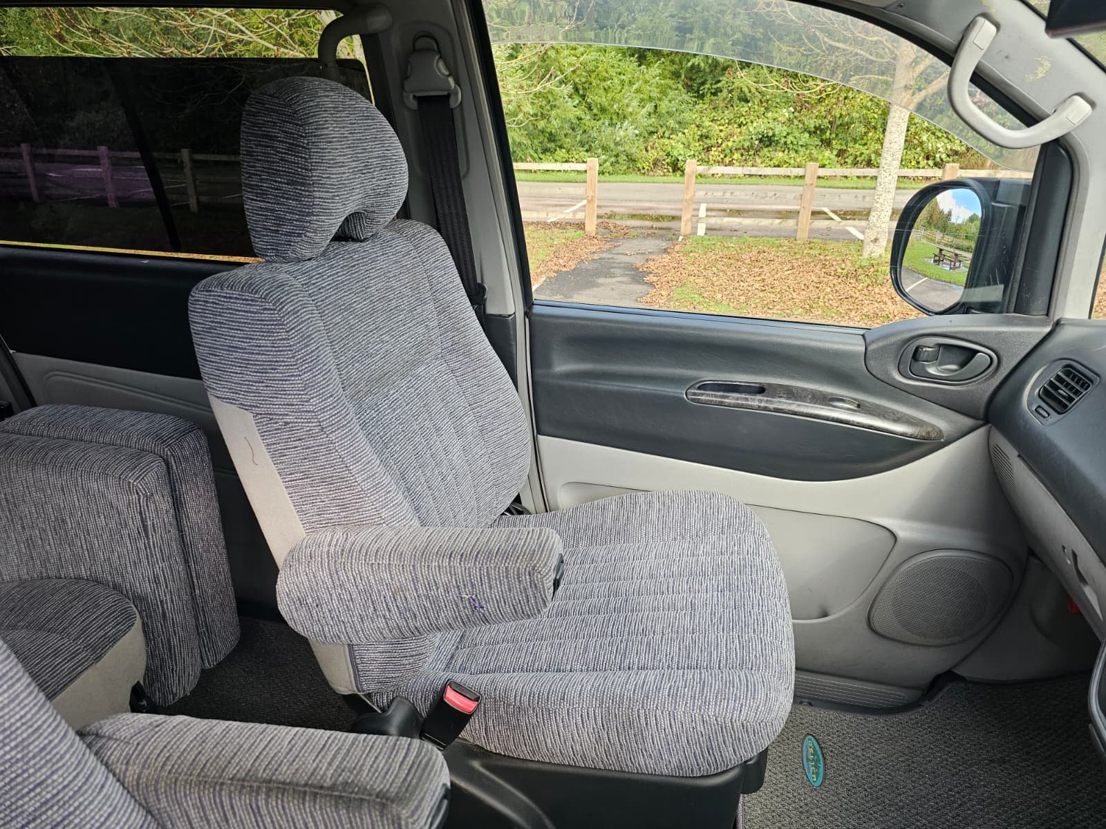 MITSUBISHI DELICA Space Gear 20th Anniversary 3.0L Auto 2WD/4WD 8 Seater MPV