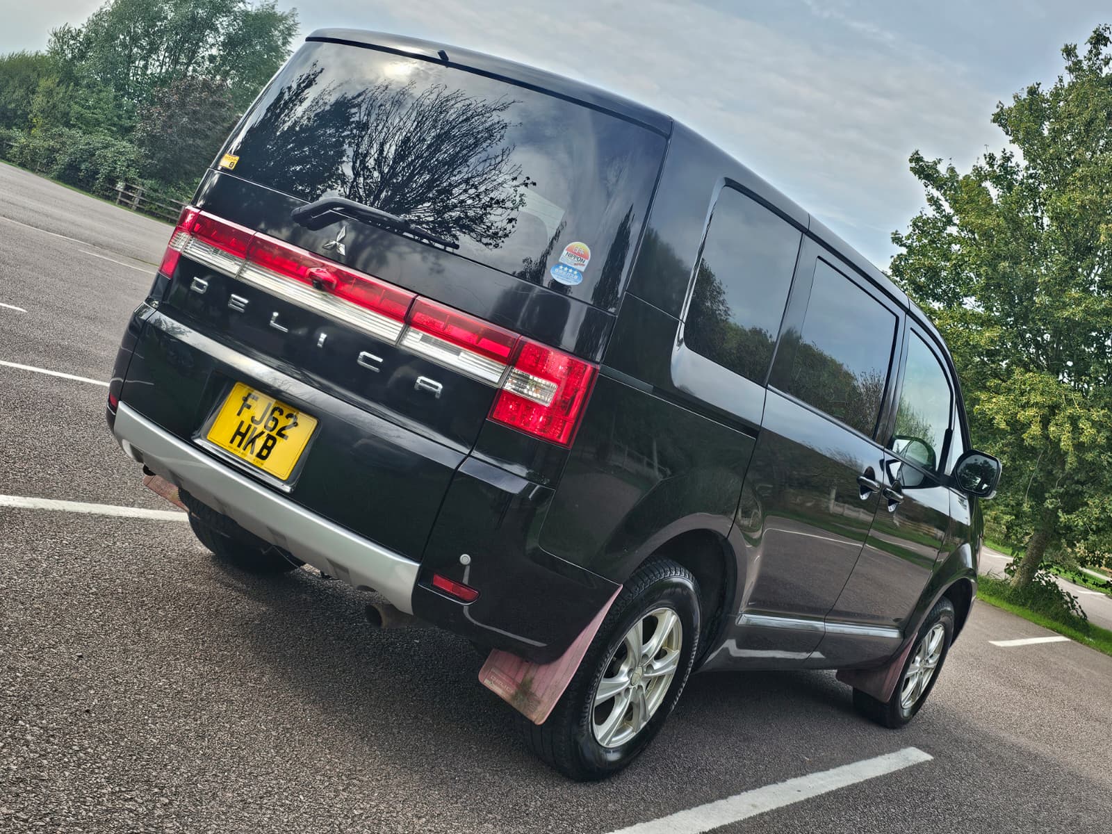 MITSUBISHI DELICA D5 2.4 Automatic 8 Seater 4X4 Switchable MPV