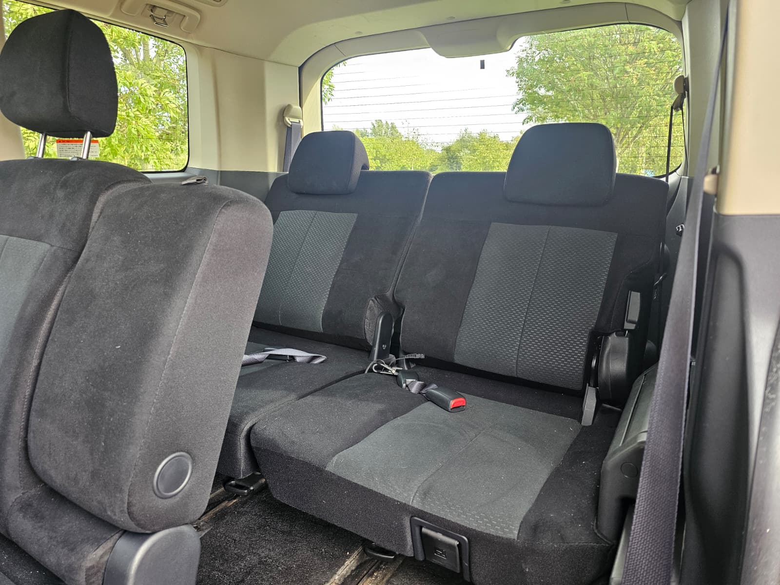 MITSUBISHI DELICA D5 2.4 Automatic 8 Seater 4X4 Switchable MPV
