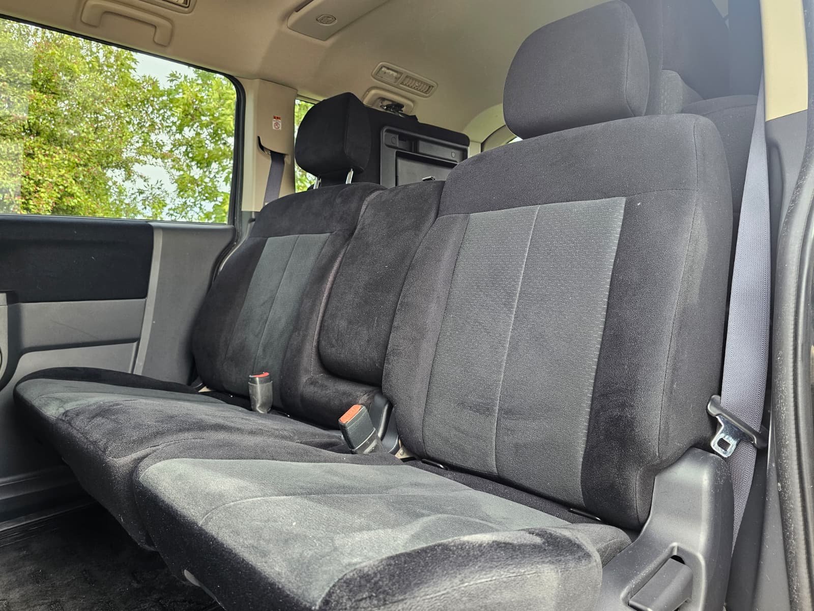 MITSUBISHI DELICA D5 2.4 Automatic 8 Seater 4X4 Switchable MPV