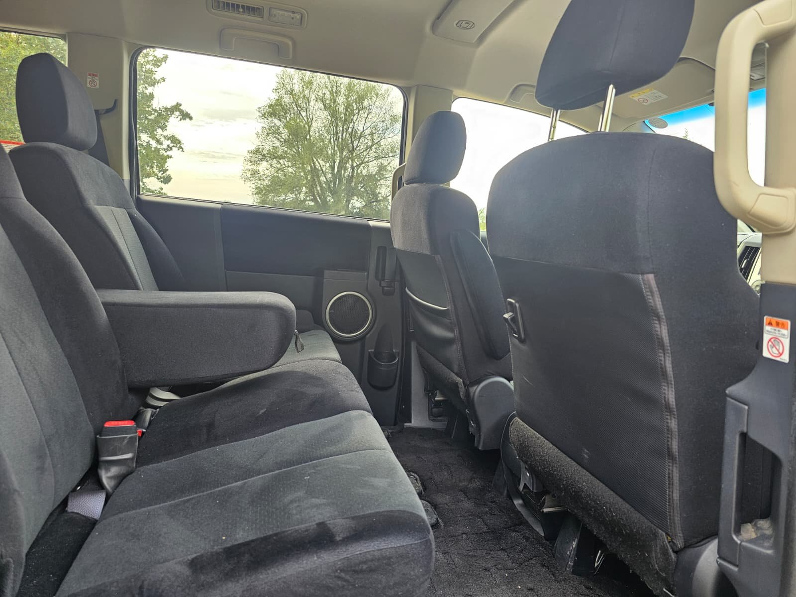 MITSUBISHI DELICA D5 2.4 Automatic 8 Seater 4X4 Switchable MPV
