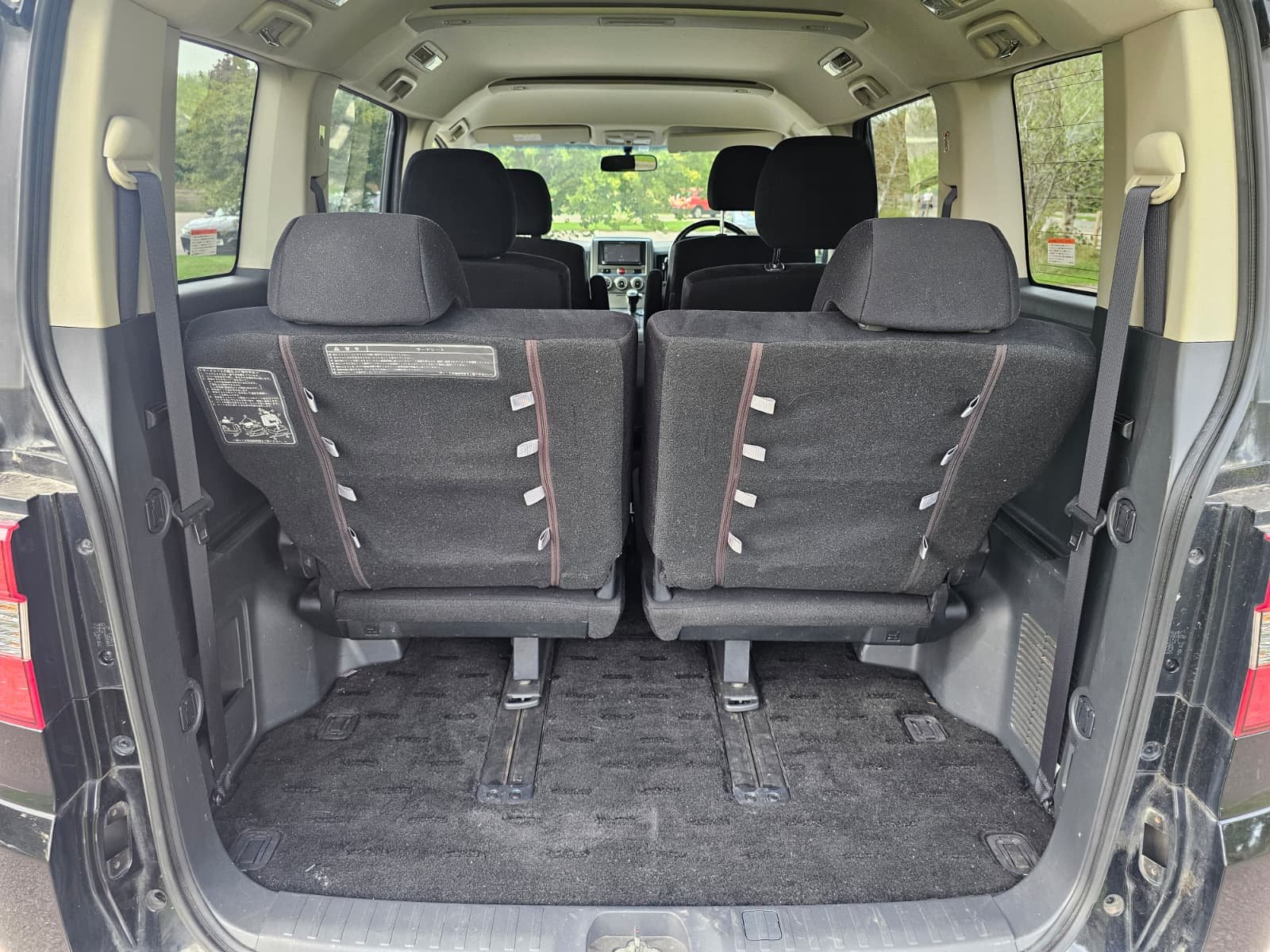 MITSUBISHI DELICA D5 2.4 Automatic 8 Seater 4X4 Switchable MPV
