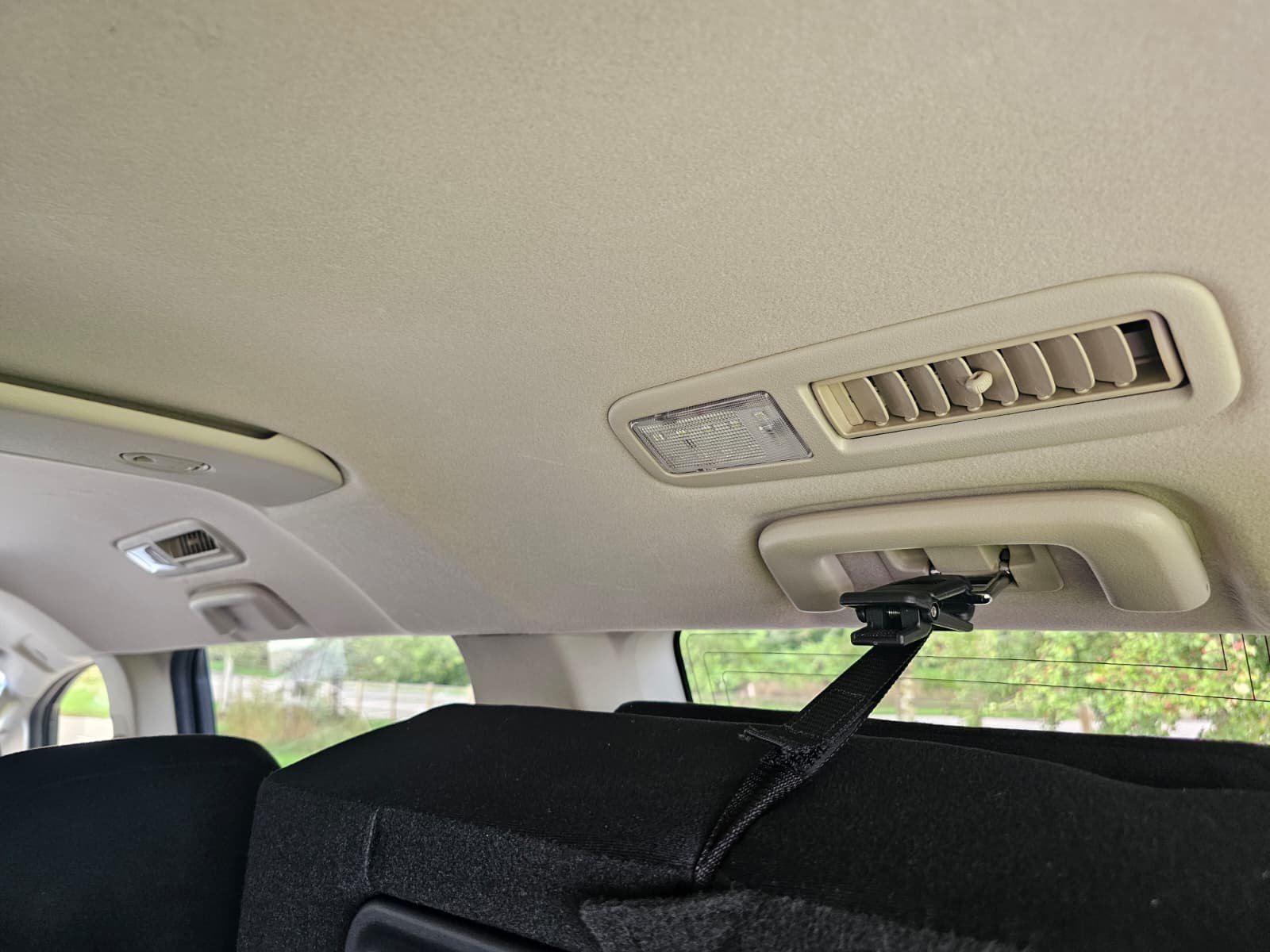 MITSUBISHI DELICA D5 2.4 Automatic 8 Seater 4X4 Switchable MPV