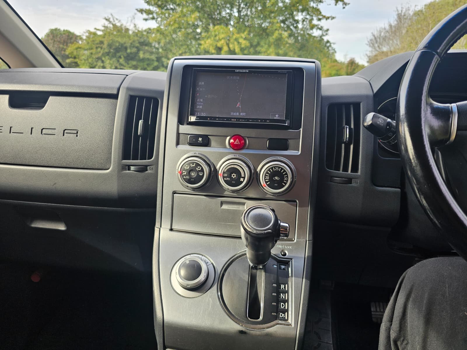 MITSUBISHI DELICA D5 2.4 Automatic 8 Seater 4X4 Switchable MPV