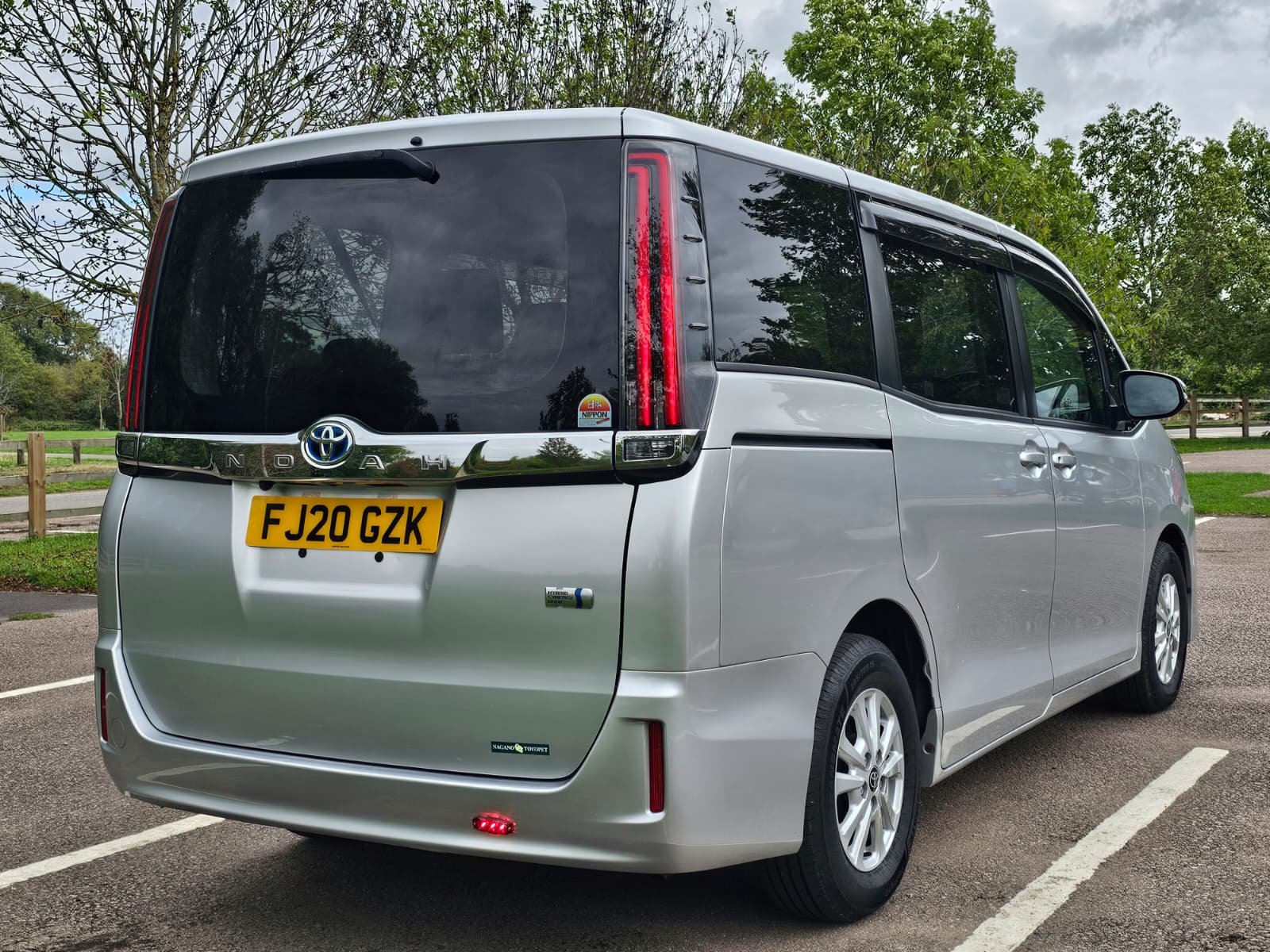 TOYOTA NOAH VOXY 1.8h Automatic CVT 7 Seater MPV Euro 6