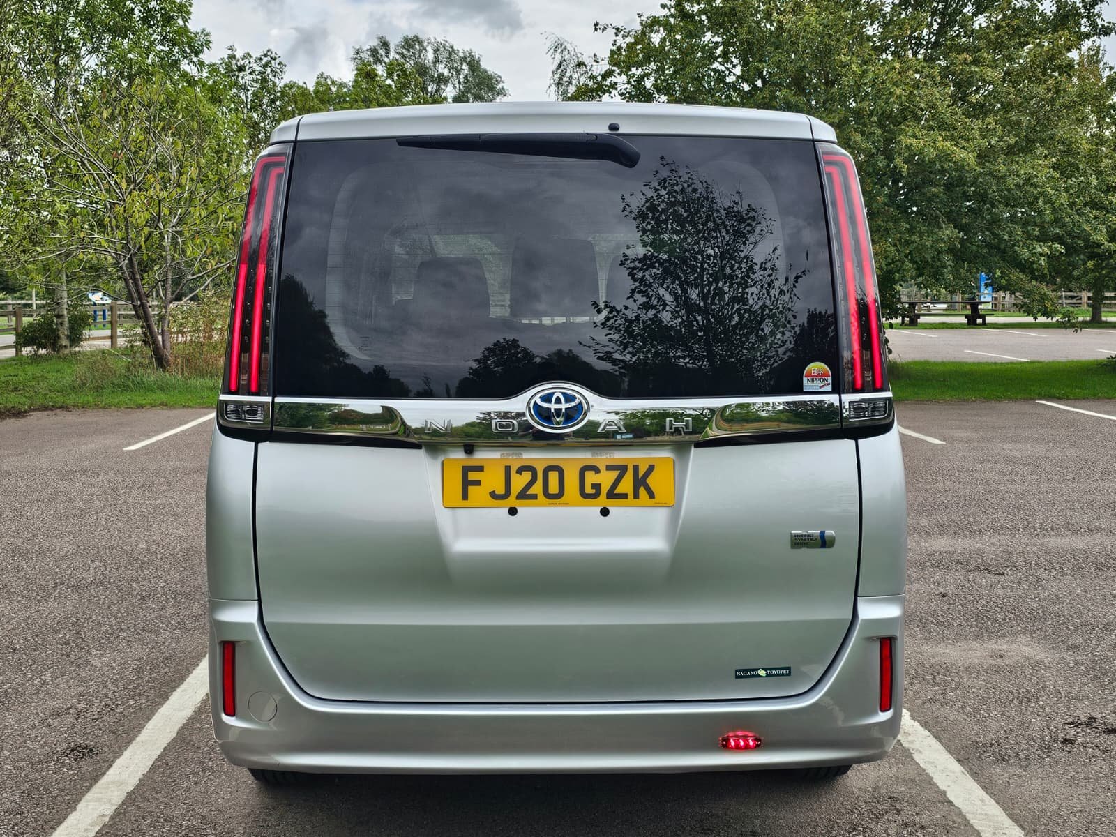 TOYOTA NOAH VOXY 1.8h Automatic CVT 7 Seater MPV Euro 6
