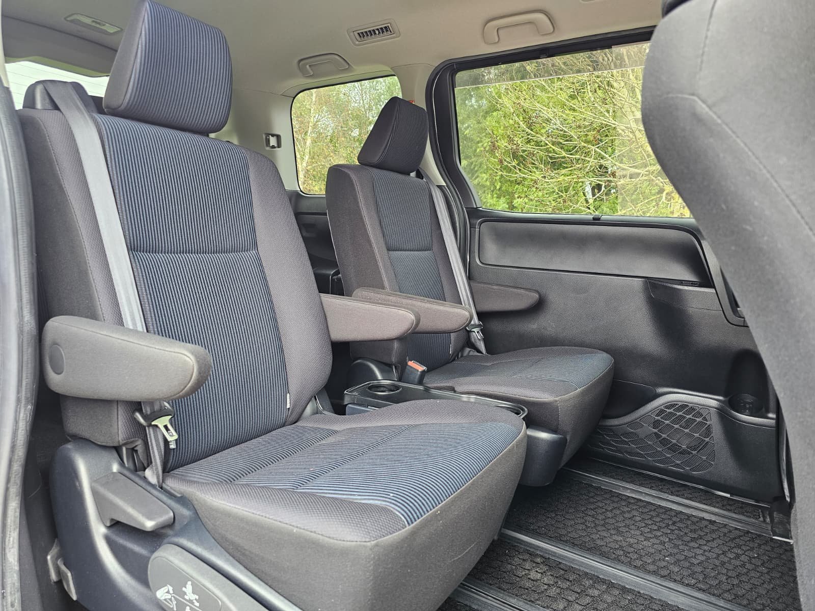 TOYOTA NOAH VOXY 1.8h Automatic CVT 7 Seater MPV Euro 6