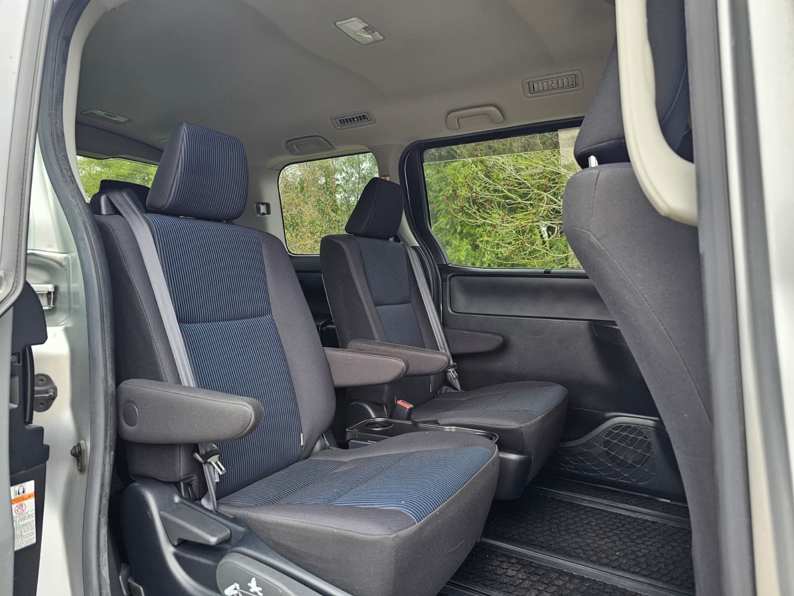 TOYOTA NOAH VOXY 1.8h Automatic CVT 7 Seater MPV Euro 6