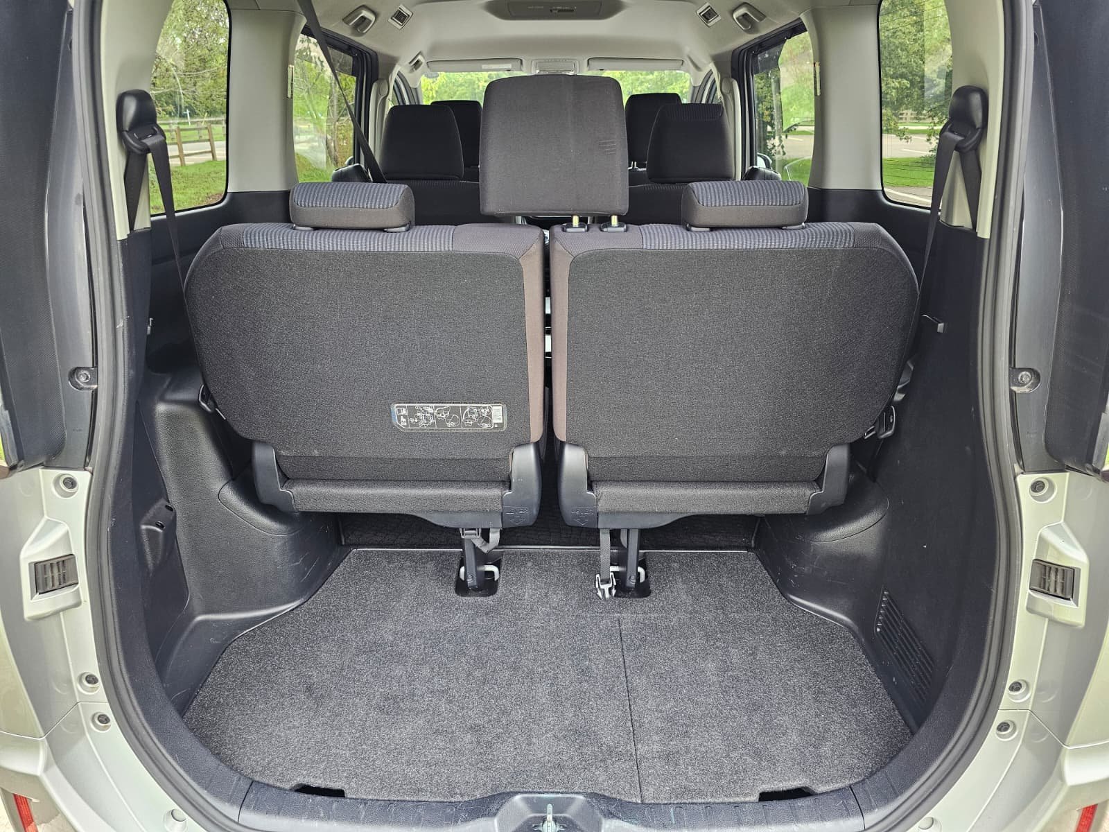 TOYOTA NOAH VOXY 1.8h Automatic CVT 7 Seater MPV Euro 6