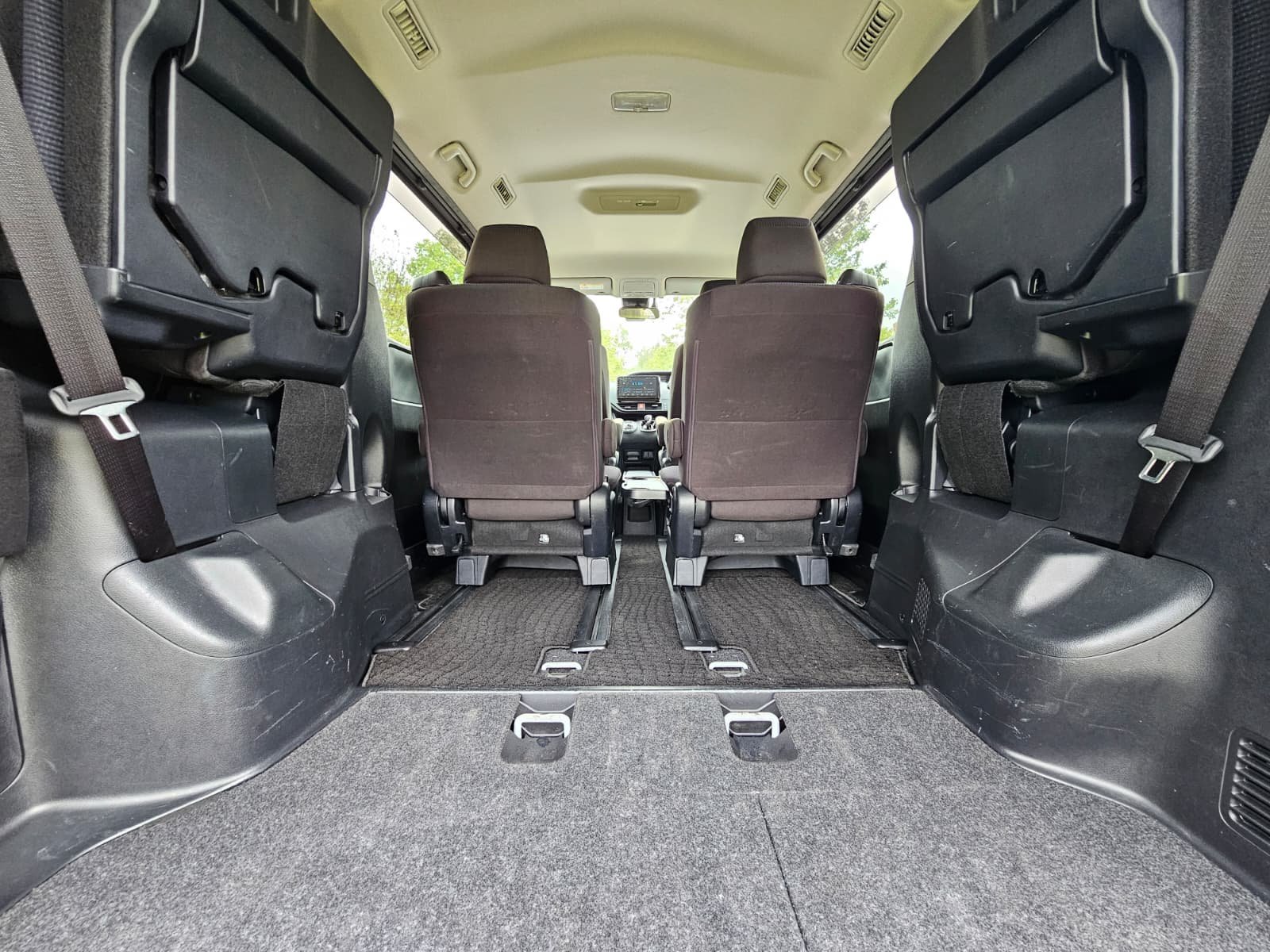 TOYOTA NOAH VOXY 1.8h Automatic CVT 7 Seater MPV Euro 6