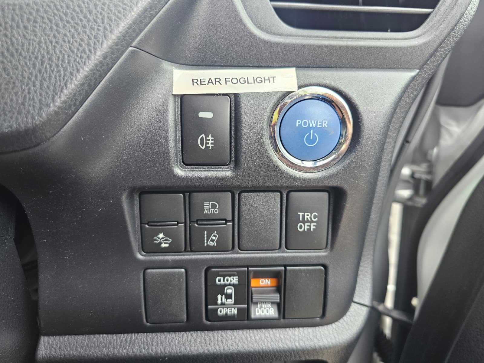 TOYOTA NOAH VOXY 1.8h Automatic CVT 7 Seater MPV Euro 6
