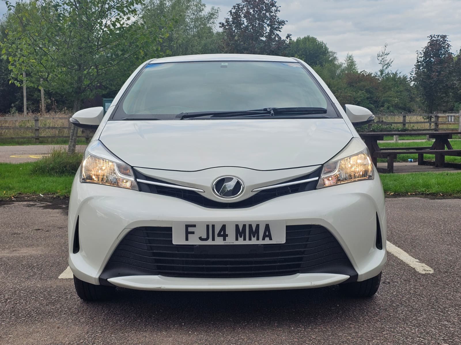 TOYOTA VITZ YARIS Jewela 1.3L Automatic CVT 4WD Hatchback