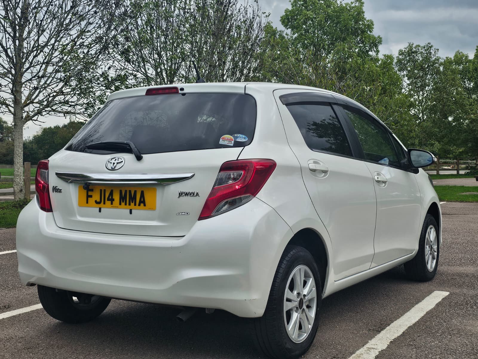 TOYOTA VITZ YARIS Jewela 1.3L Automatic CVT 4WD Hatchback