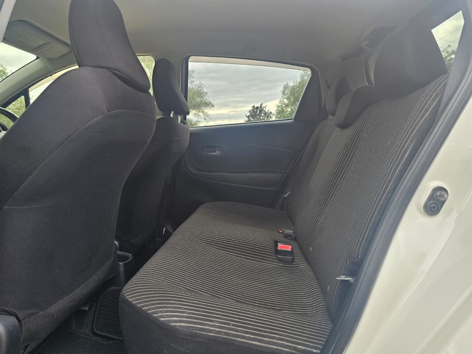 TOYOTA VITZ YARIS Jewela 1.3L Automatic CVT 4WD Hatchback