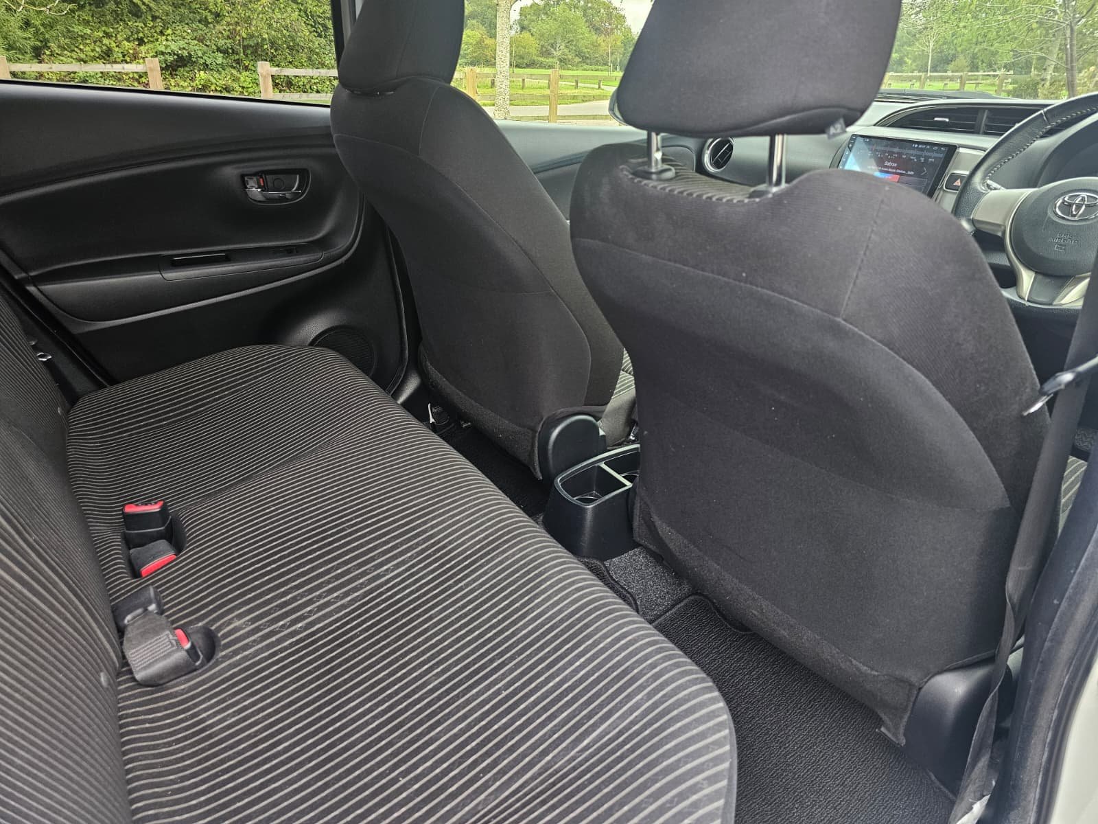 TOYOTA VITZ YARIS Jewela 1.3L Automatic CVT 4WD Hatchback