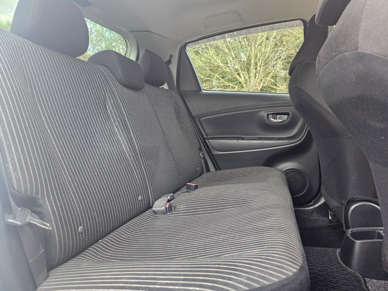 TOYOTA VITZ YARIS Jewela 1.3L Automatic CVT 4WD Hatchback