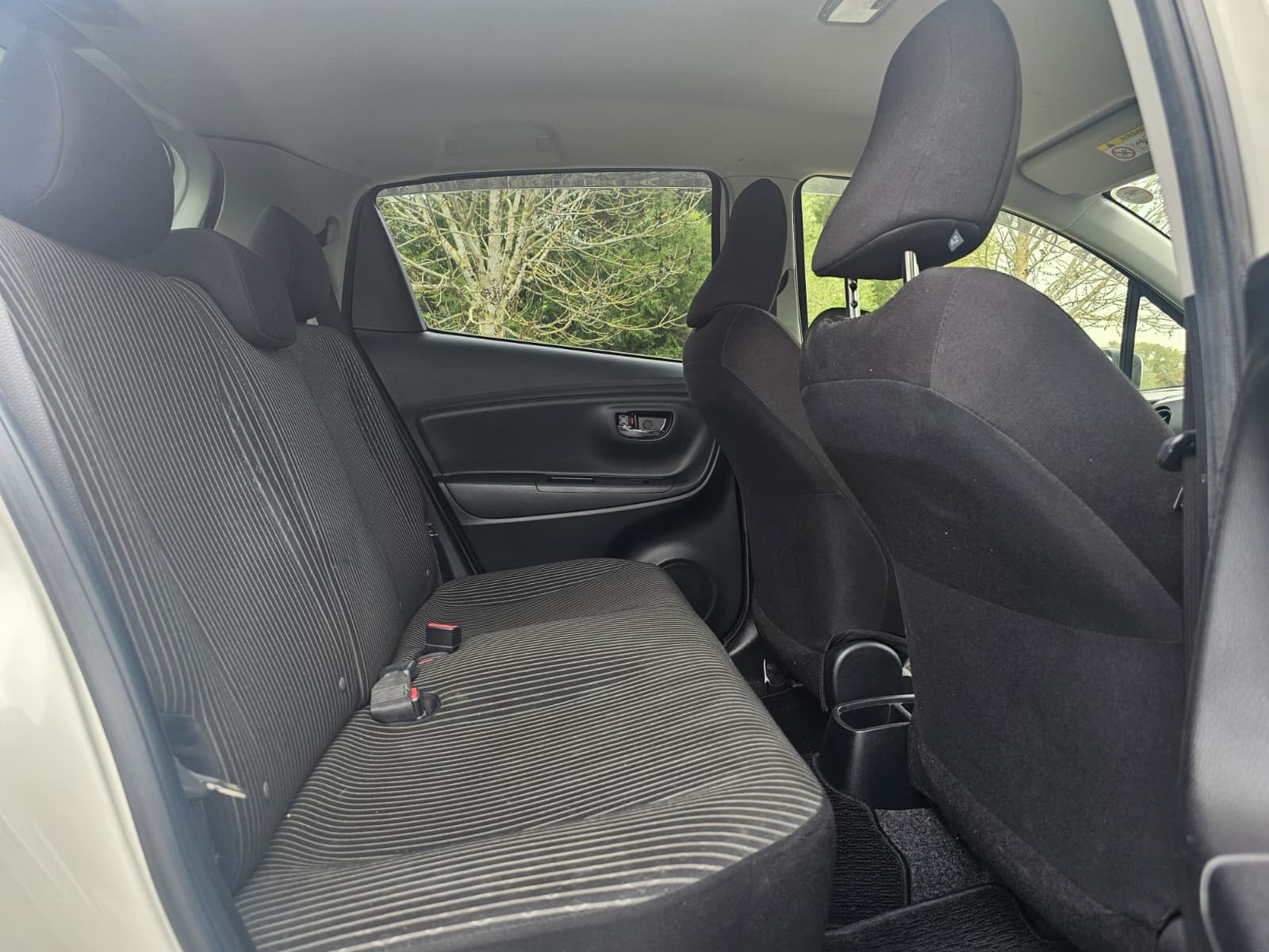 TOYOTA VITZ YARIS Jewela 1.3L Automatic CVT 4WD Hatchback