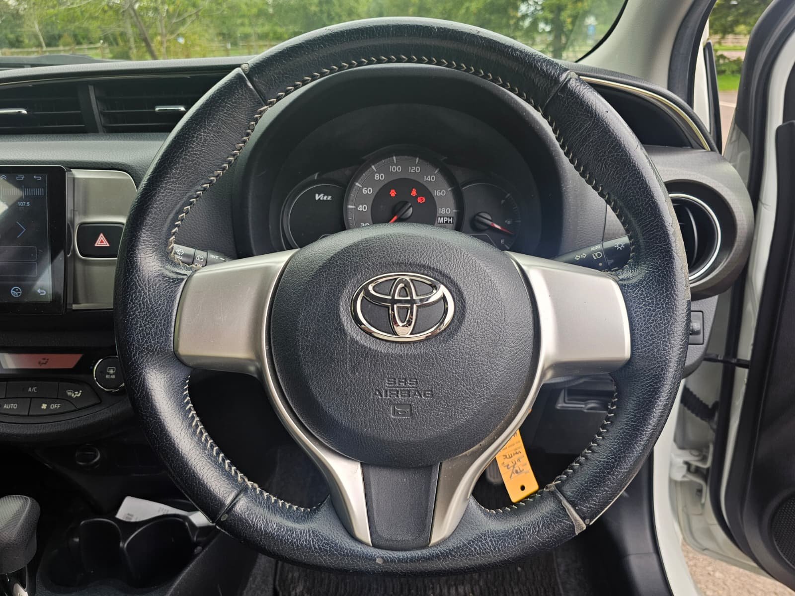 TOYOTA VITZ YARIS Jewela 1.3L Automatic CVT 4WD Hatchback