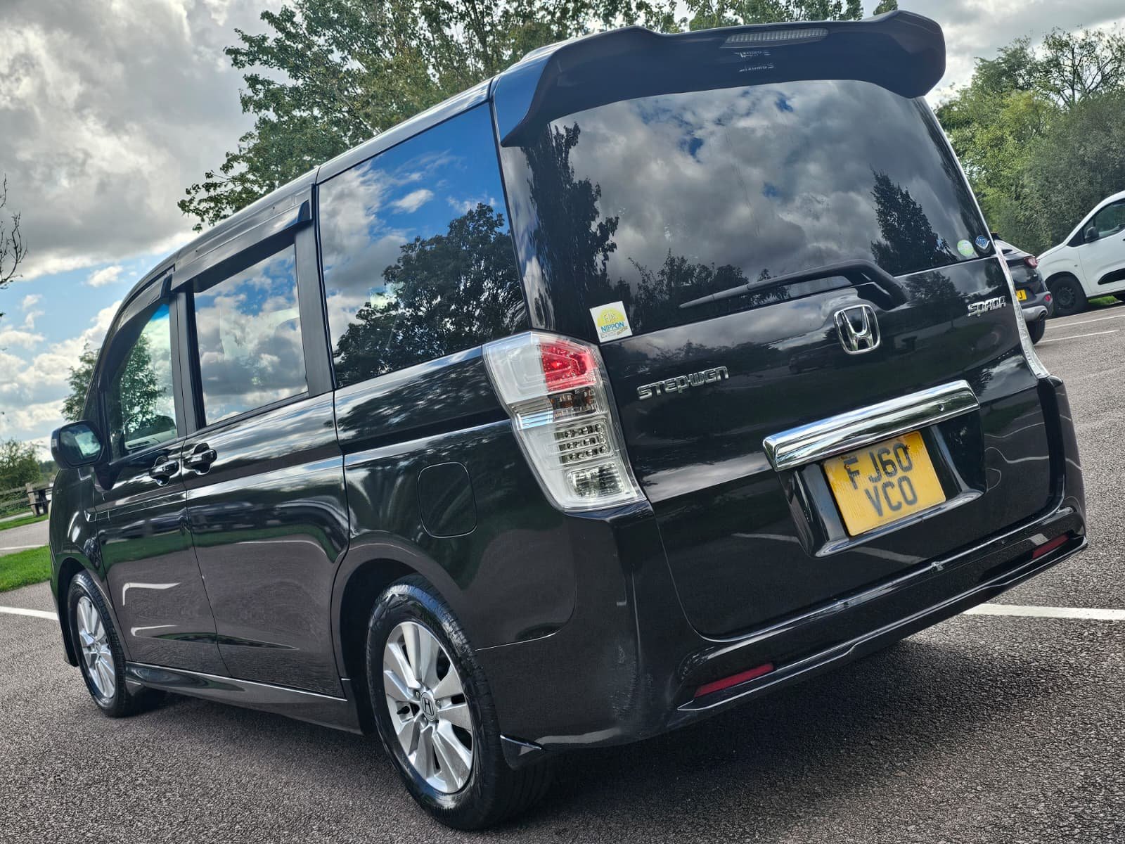 HONDA STEPWAGON Spada 2.0L Automatic CVT 8 Seater MPV