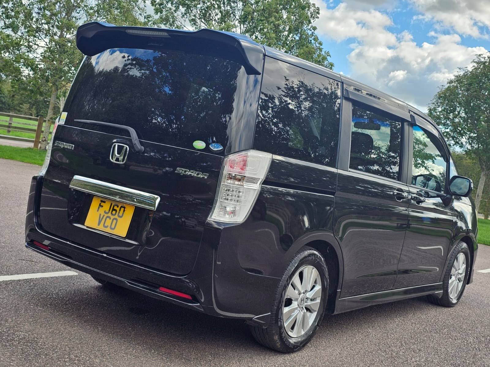HONDA STEPWAGON Spada 2.0L Automatic CVT 8 Seater MPV