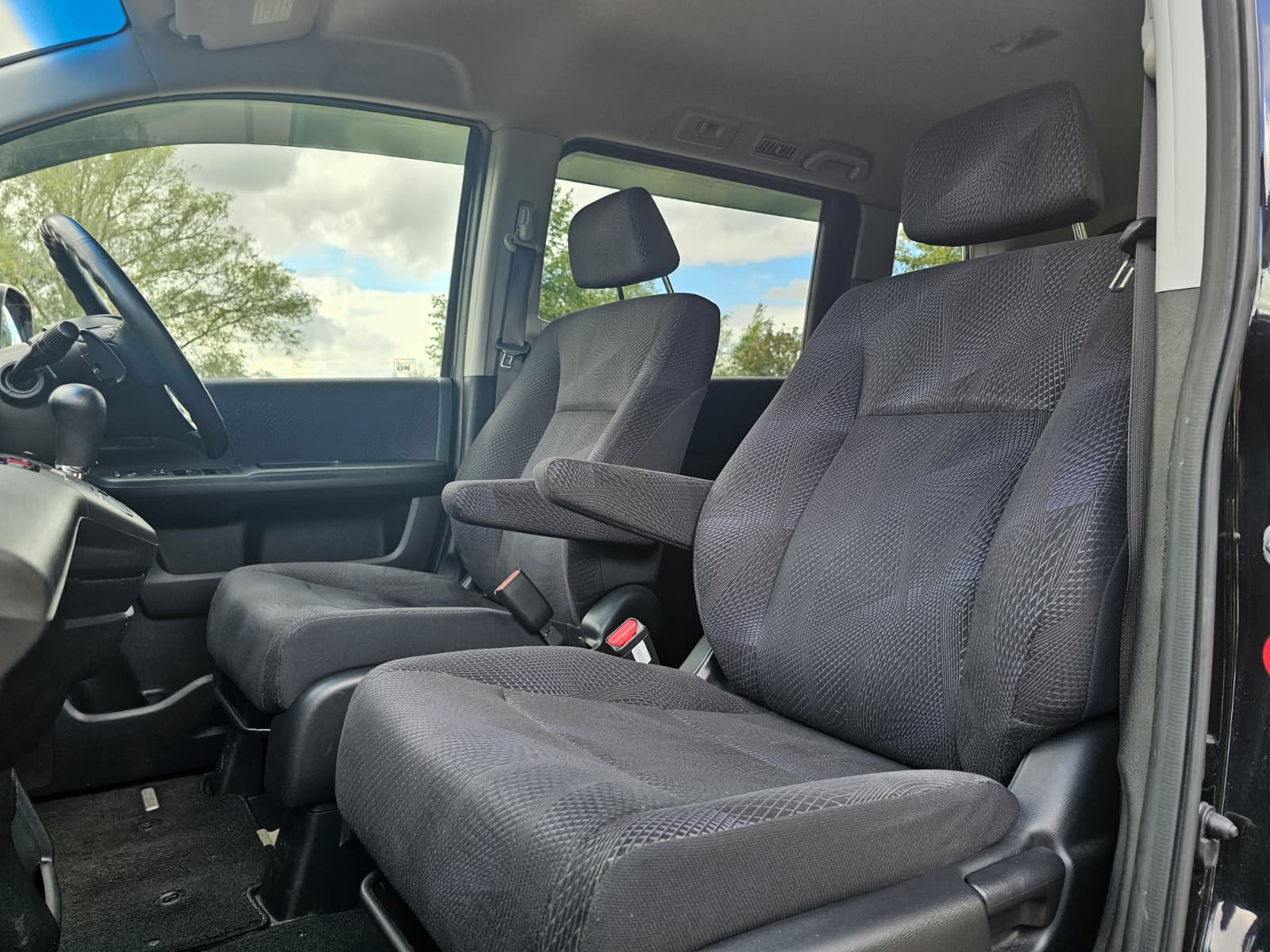 HONDA STEPWAGON Spada 2.0L Automatic CVT 8 Seater MPV