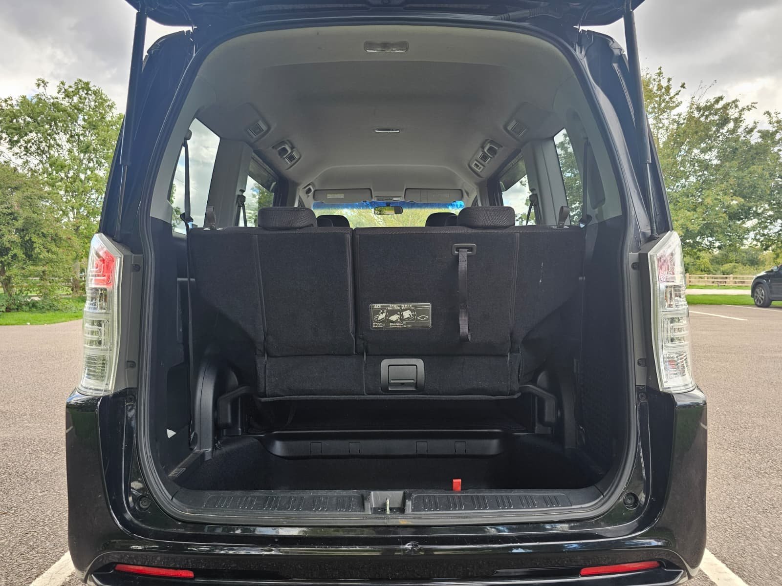 HONDA STEPWAGON Spada 2.0L Automatic CVT 8 Seater MPV