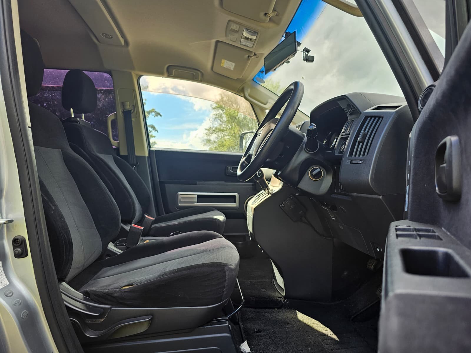 MITSUBISHI DELICA D5 Facelift 2.0L Auto 8 Seater MPV