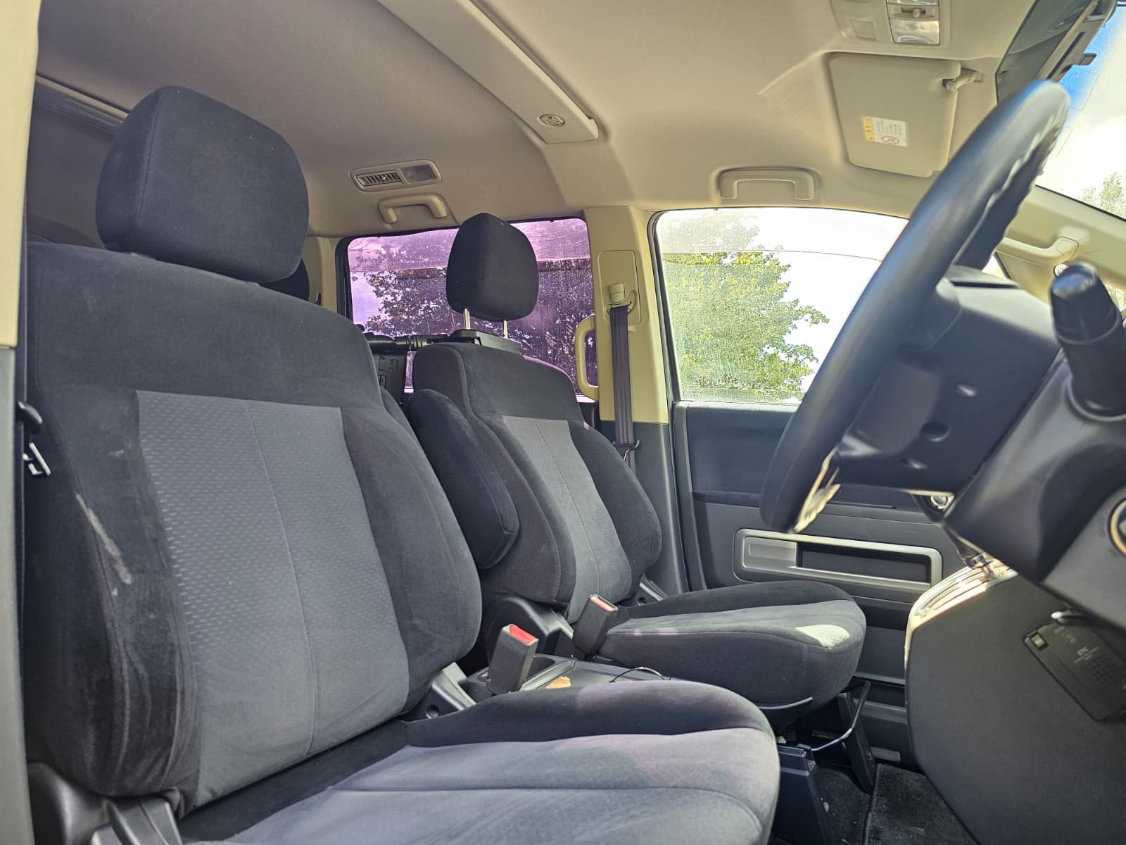 MITSUBISHI DELICA D5 Facelift 2.0L Auto 8 Seater MPV