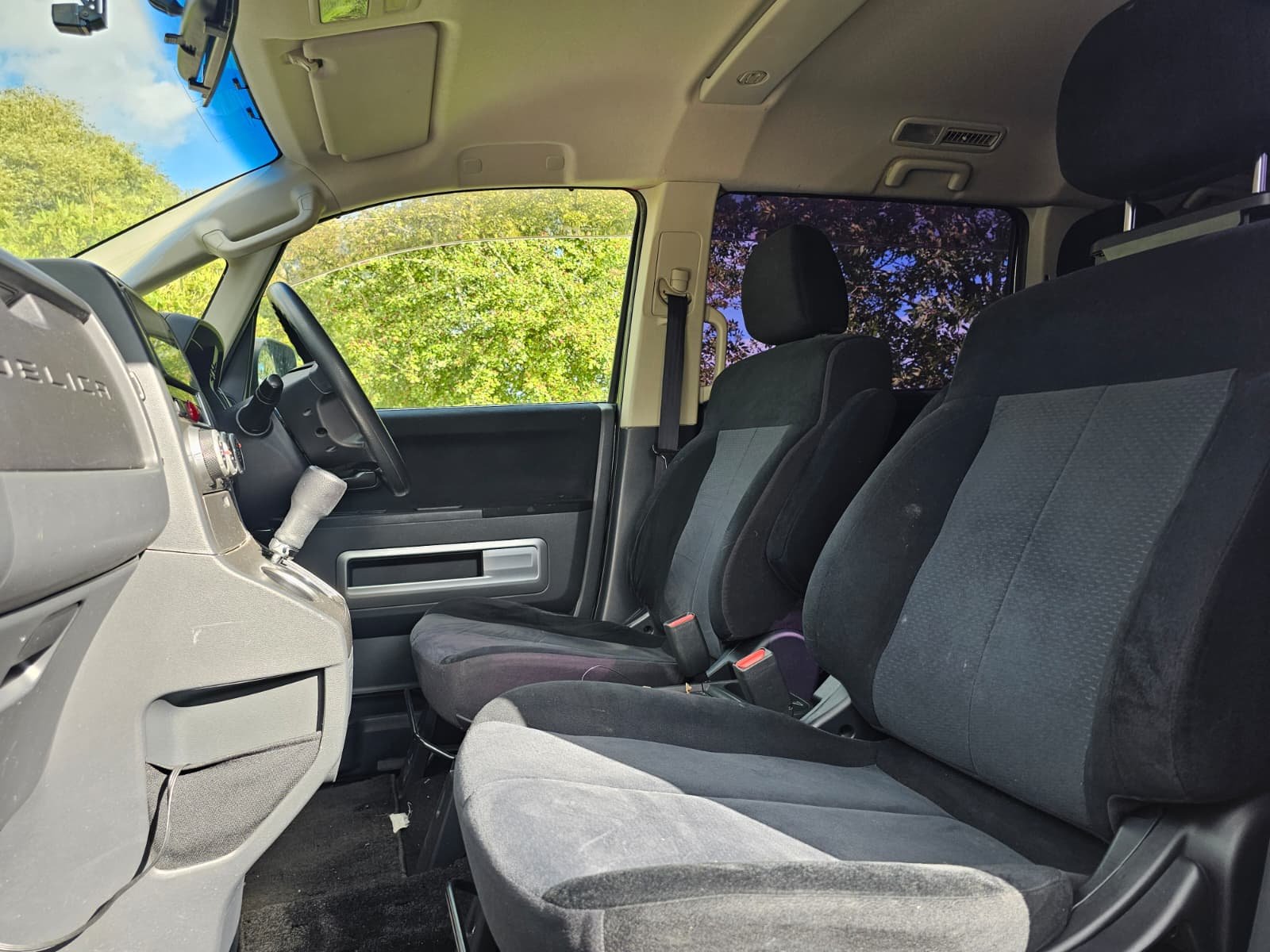 MITSUBISHI DELICA D5 Facelift 2.0L Auto 8 Seater MPV